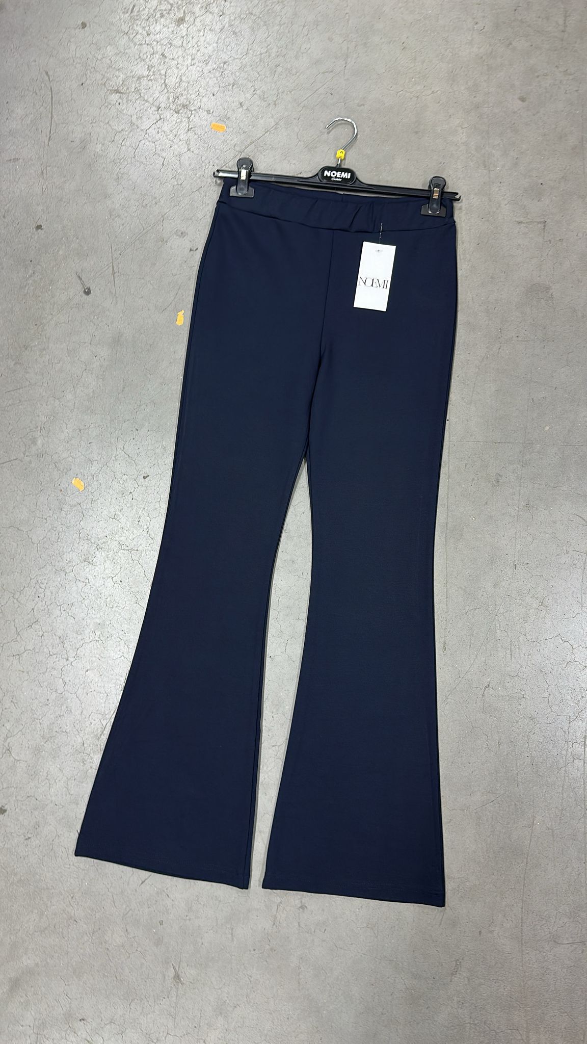 Pantalone a zampa