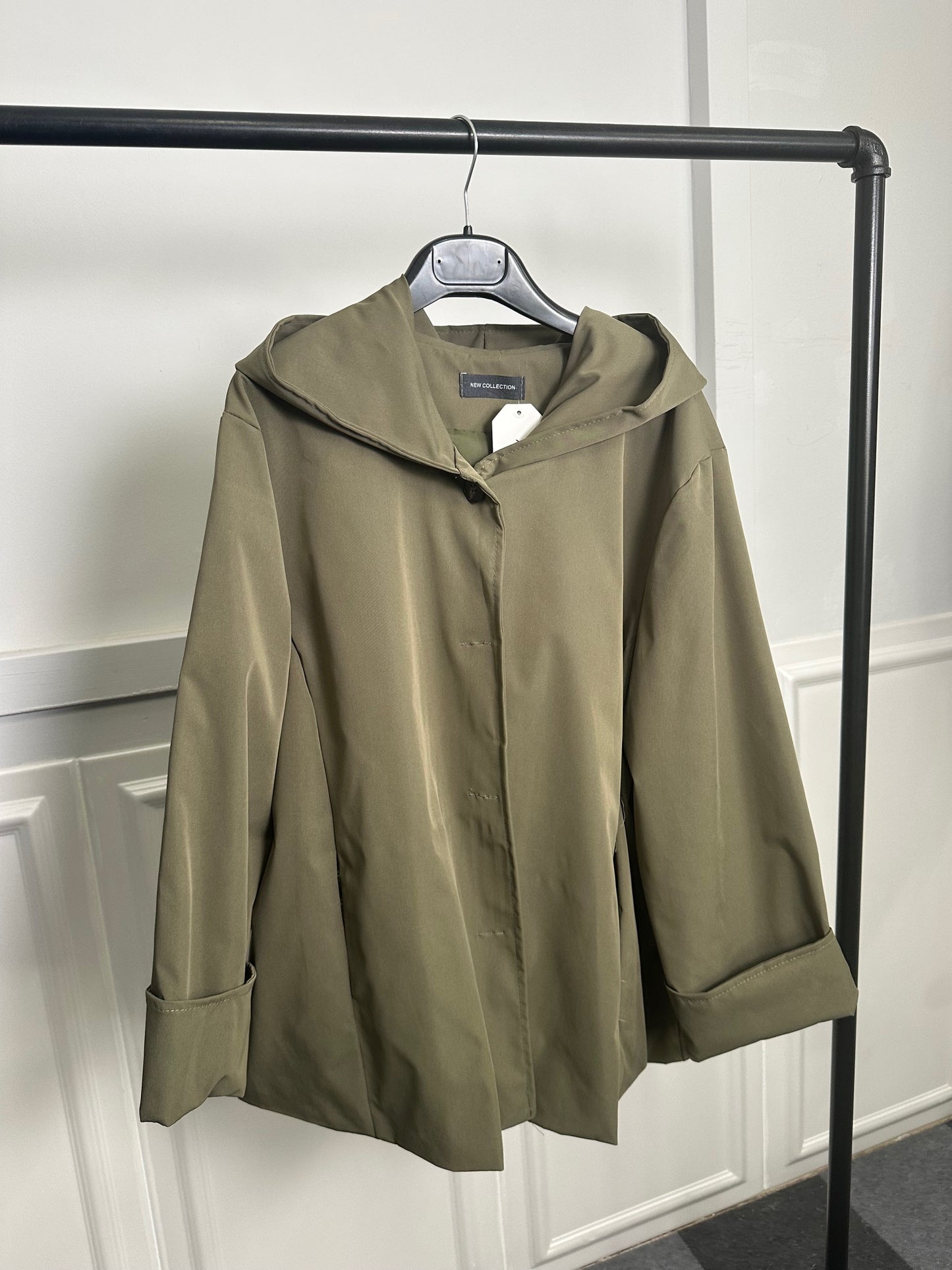 Trench con cappuccio