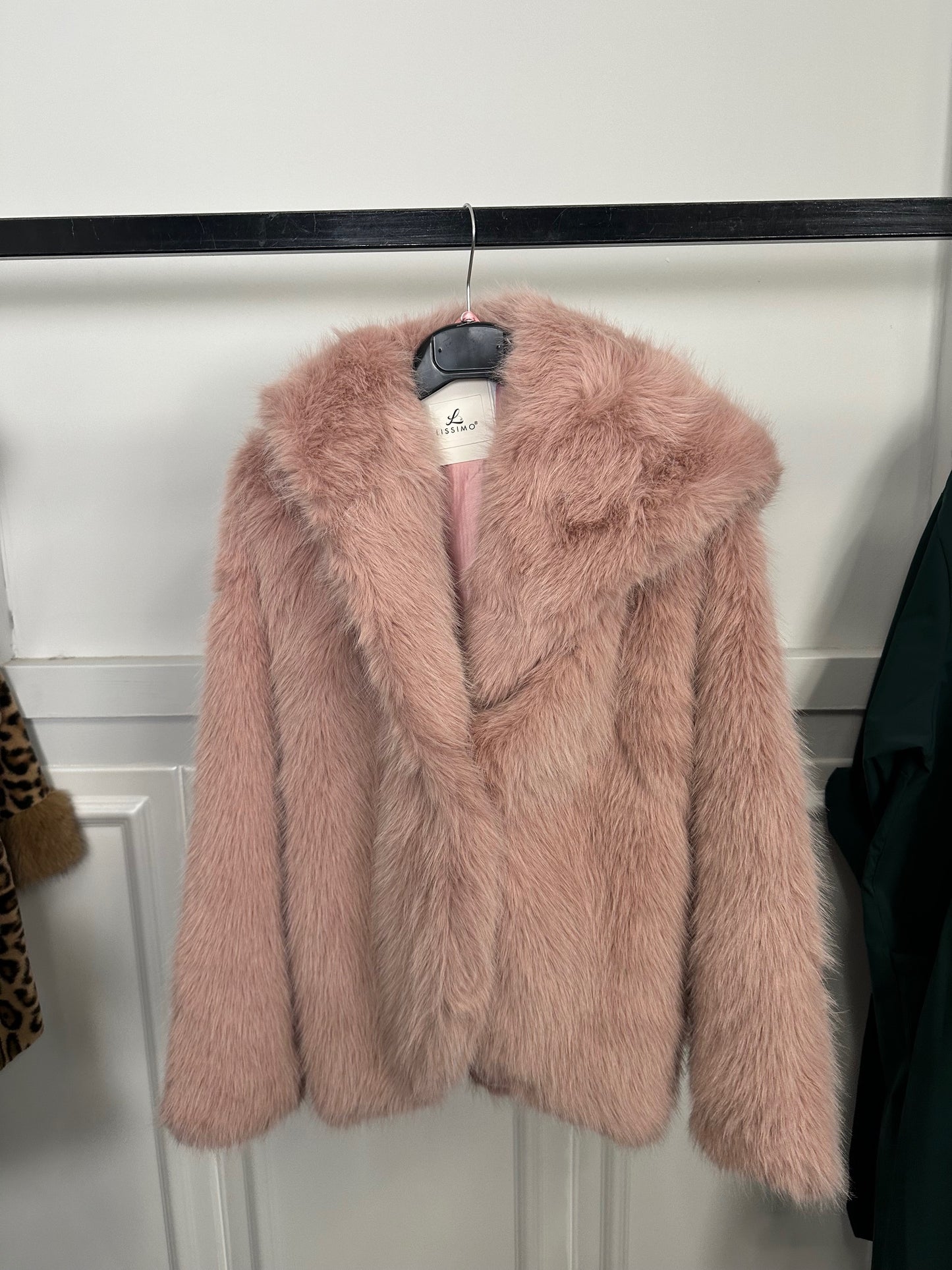 Ecopelliccia con cappuccio