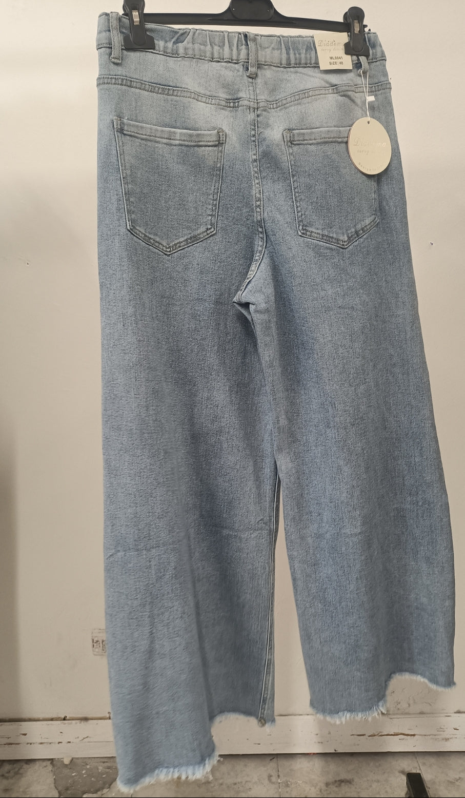 Jeans con borchiette