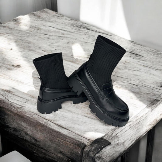 Mocassino suola in gomma con simil calza elasticizzata alla caviglia SockLoafer™