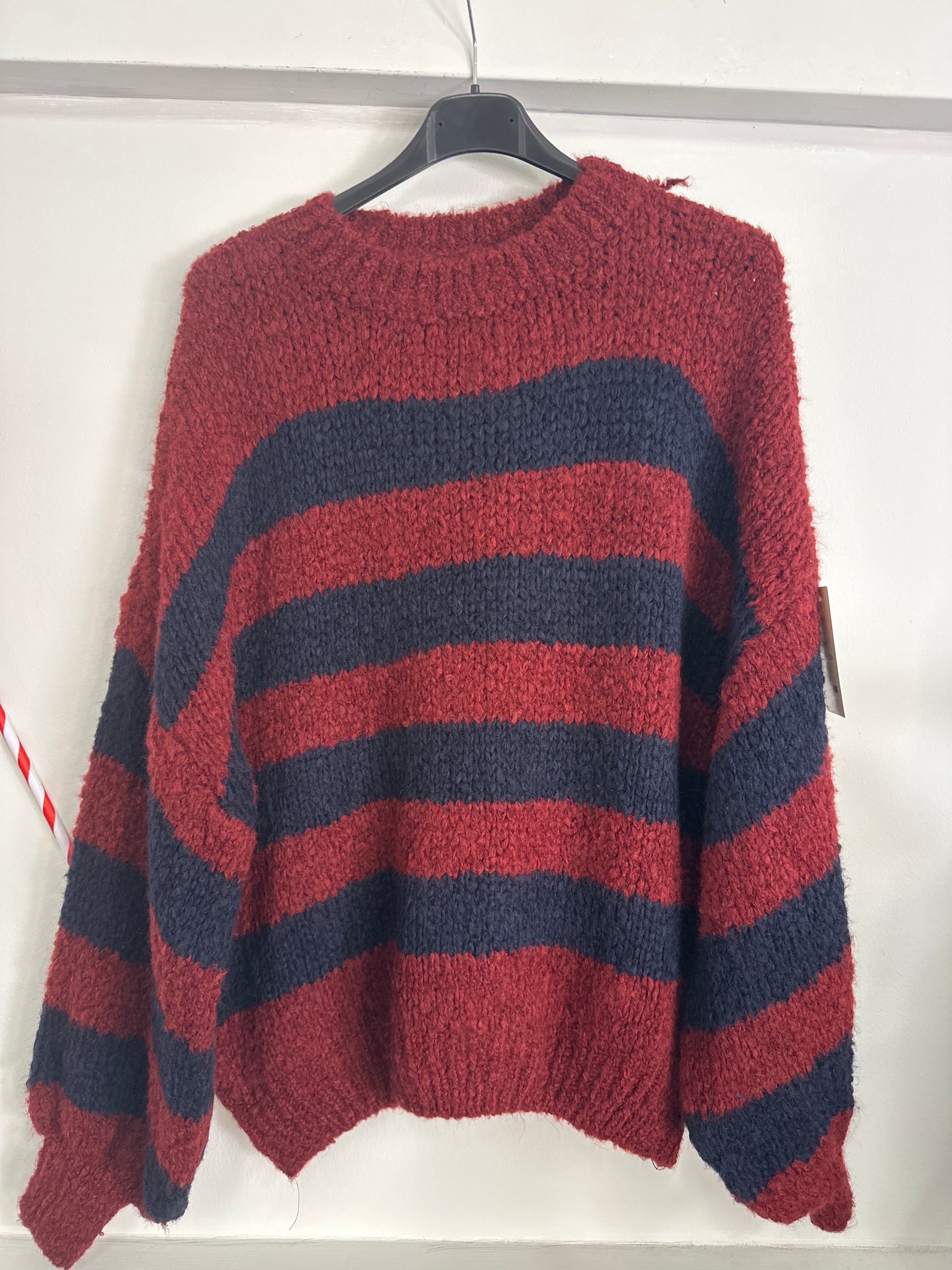 Maglione 'Cozy Chic': Righe Audaci & Maniche a Palloncino!