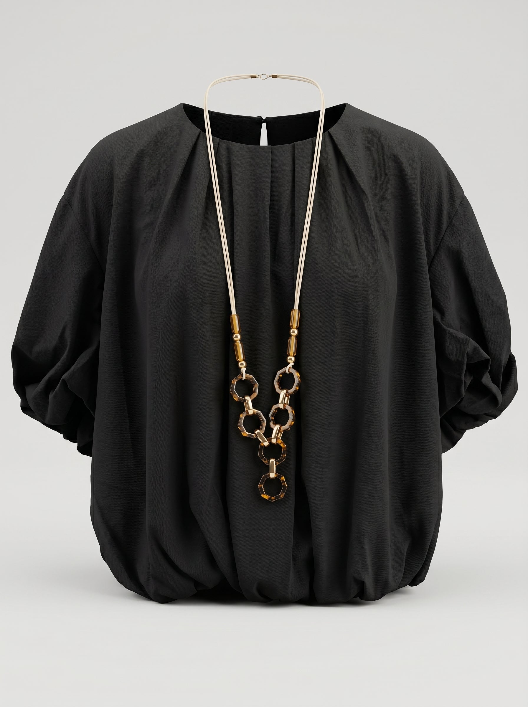 Casacca corta con collana chic