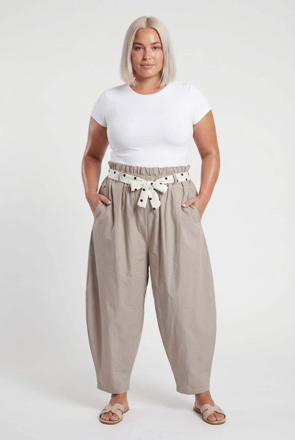 Pantalone Baloon Voluminoso con Tocco di Stile
