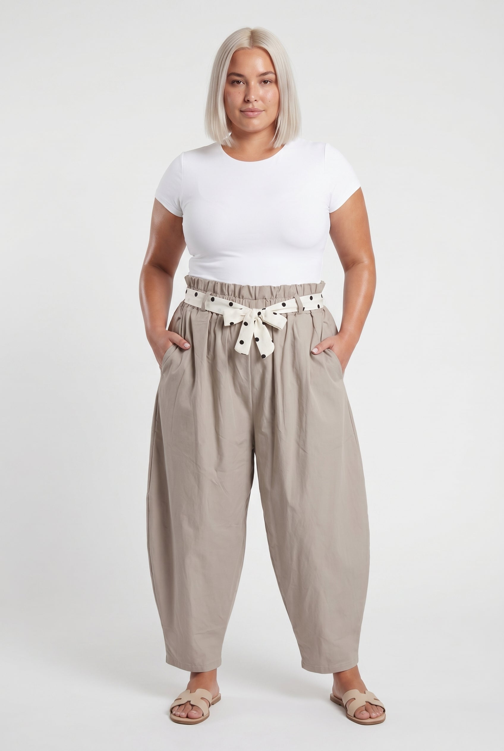 Pantalone Baloon Voluminoso con Tocco di Stile