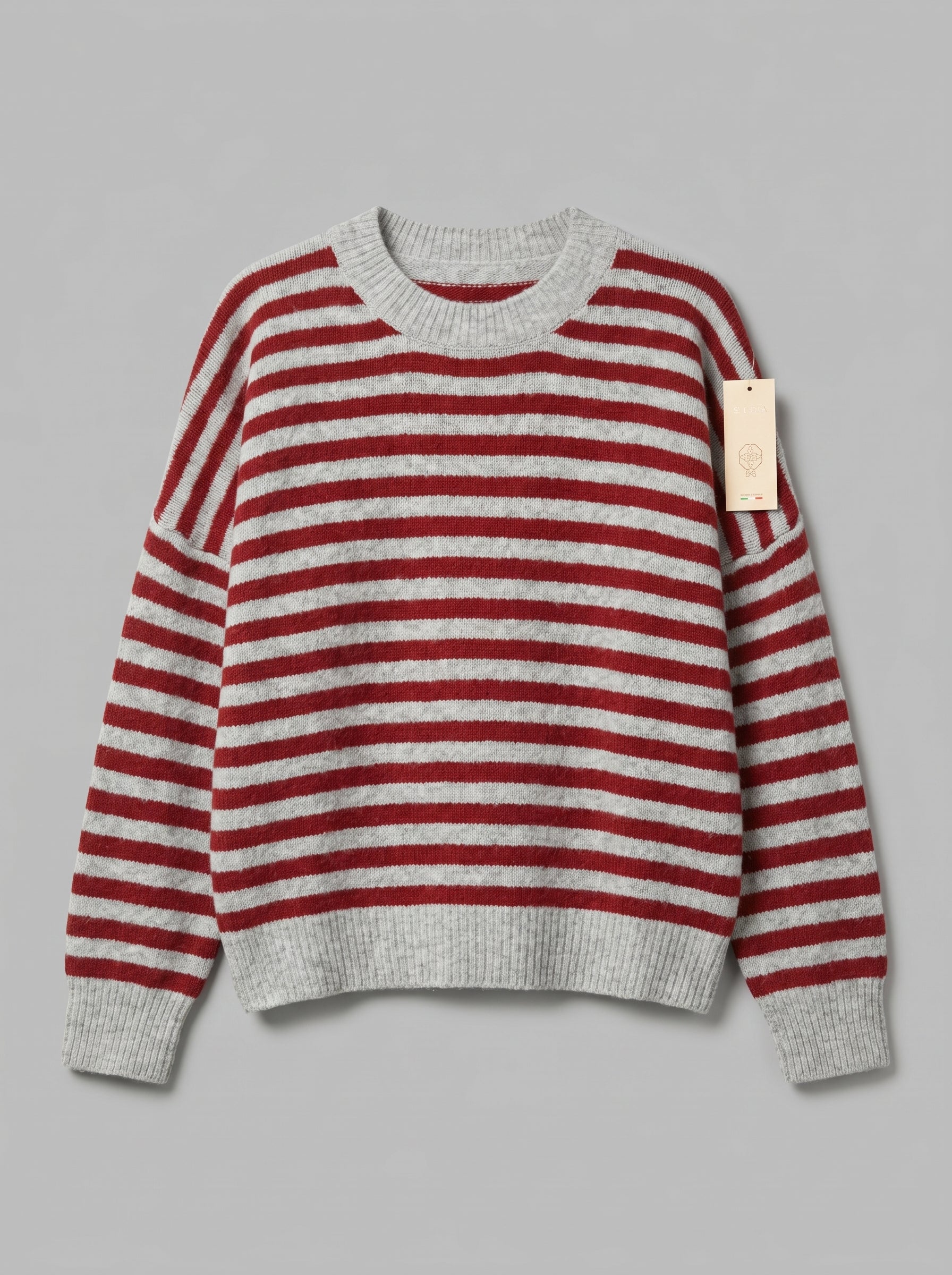 Maglione di Tendenza con Righe Piccole: Comfort e Stile in Vari Colori