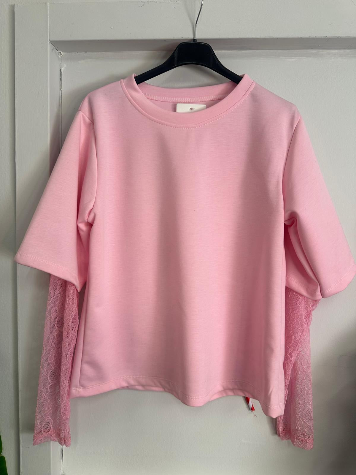 Maglia Trendy con Maniche in Pizzo: Stile e Femminilità!