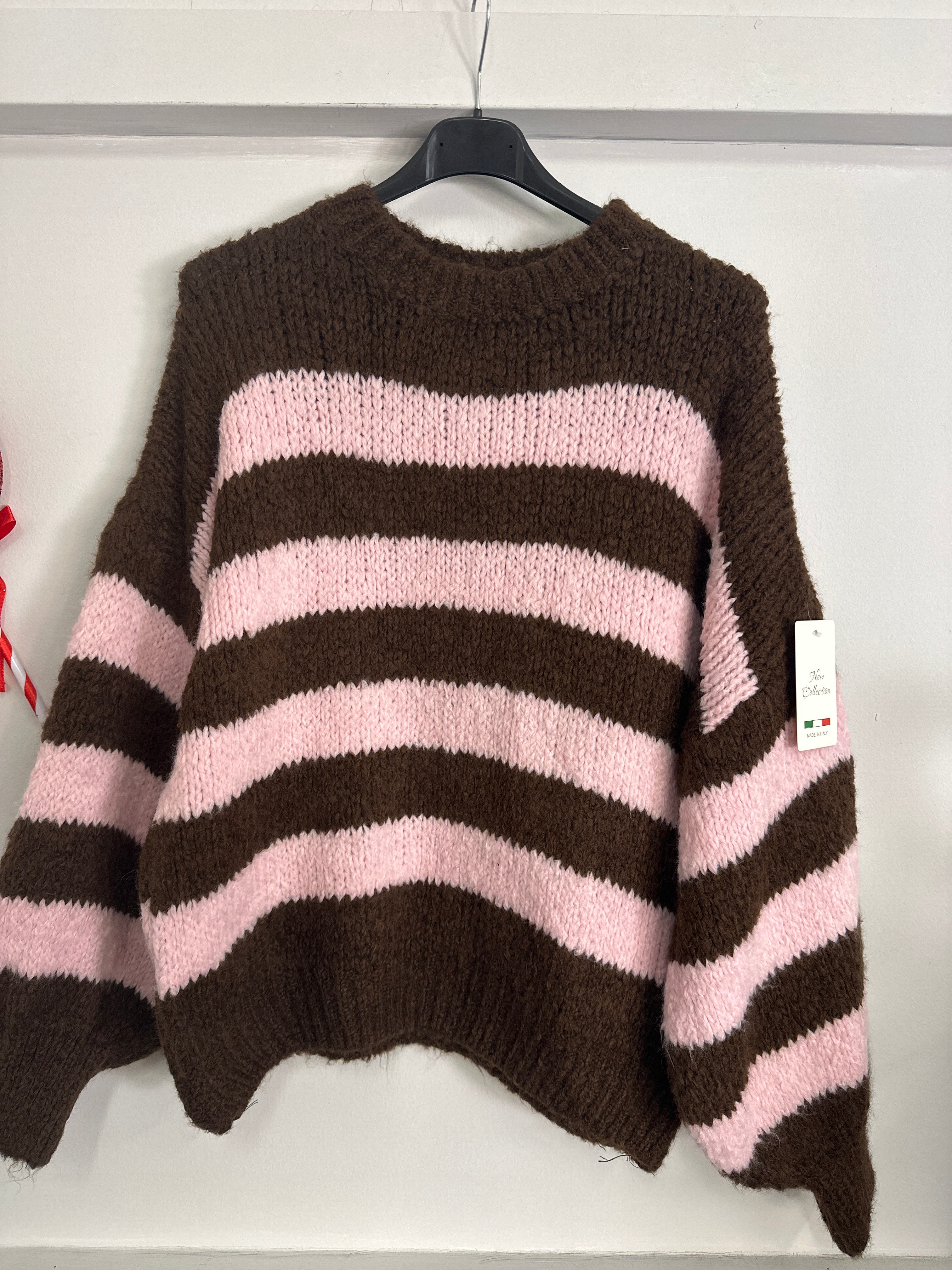 Maglione 'Cozy Chic': Righe Audaci & Maniche a Palloncino!
