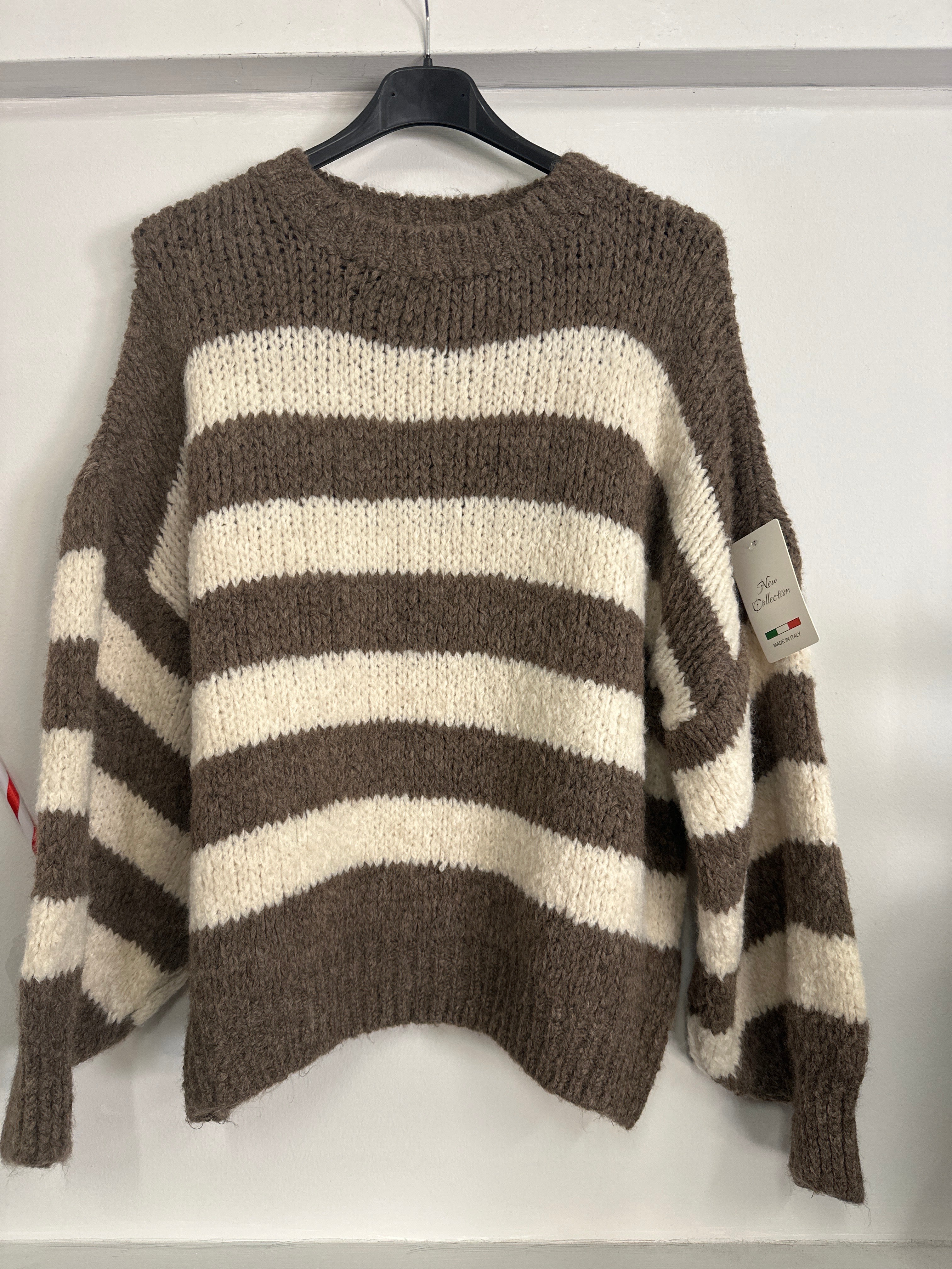 Maglione 'Cozy Chic': Righe Audaci & Maniche a Palloncino!