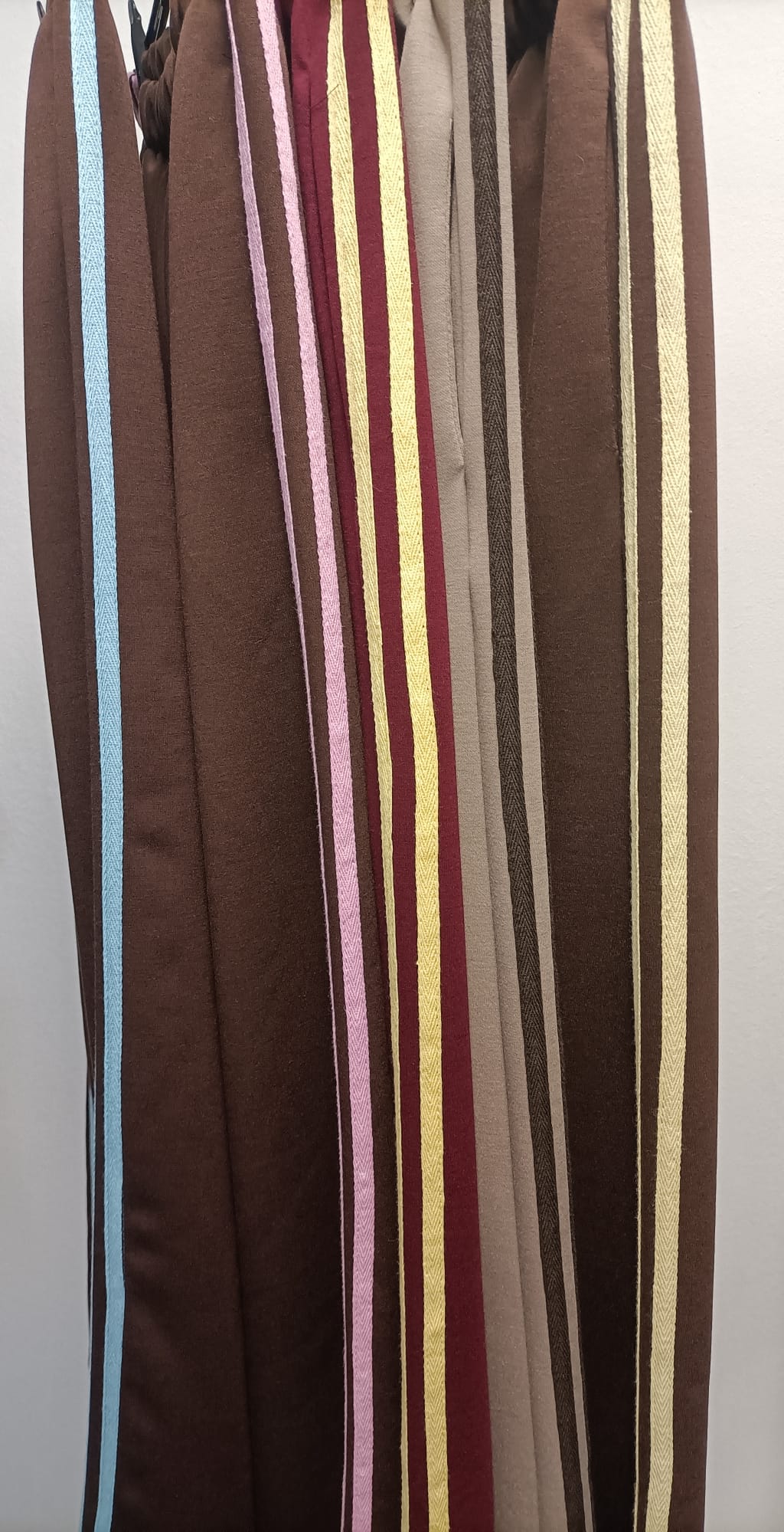 Pantalone Tuta in Felpa/Viscosa Tinta Unita con Bande Laterali Colorate