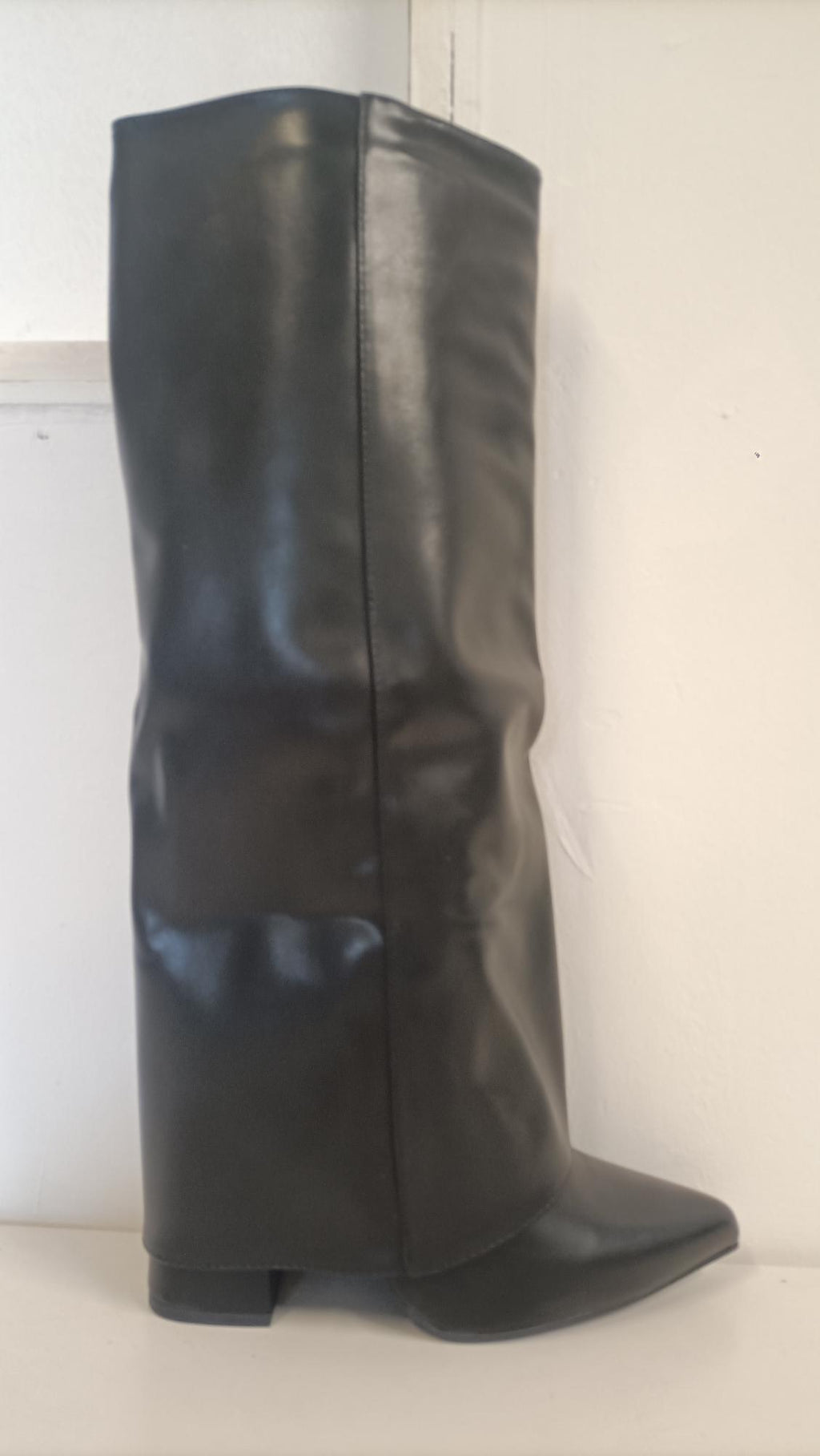 Stivali alti con risvolto