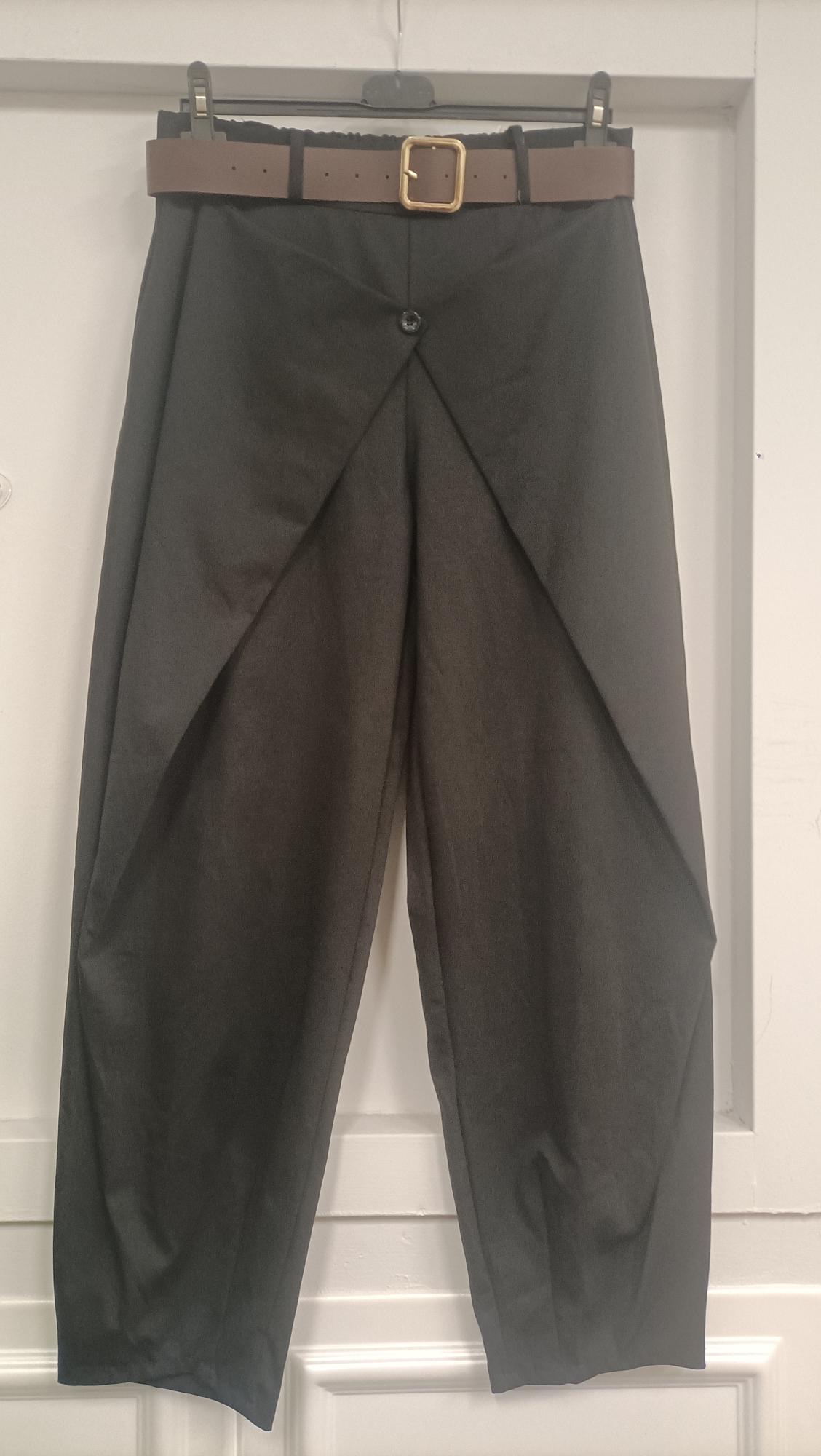 Pantalone sartoriale con bottone
