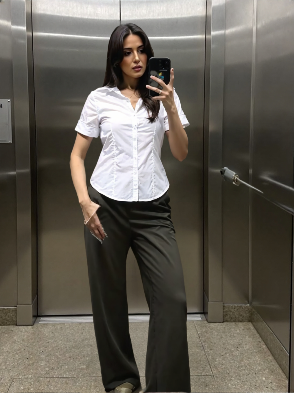 Pantaloni classici con bottone