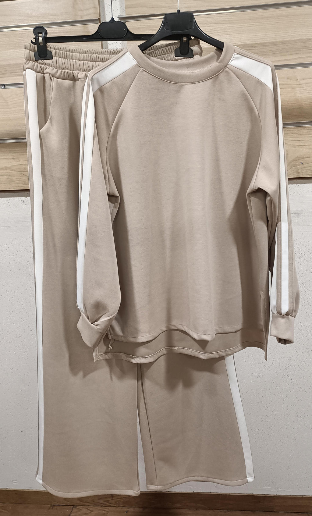 Tuta Casacca e Pantalone con Righe Laterali