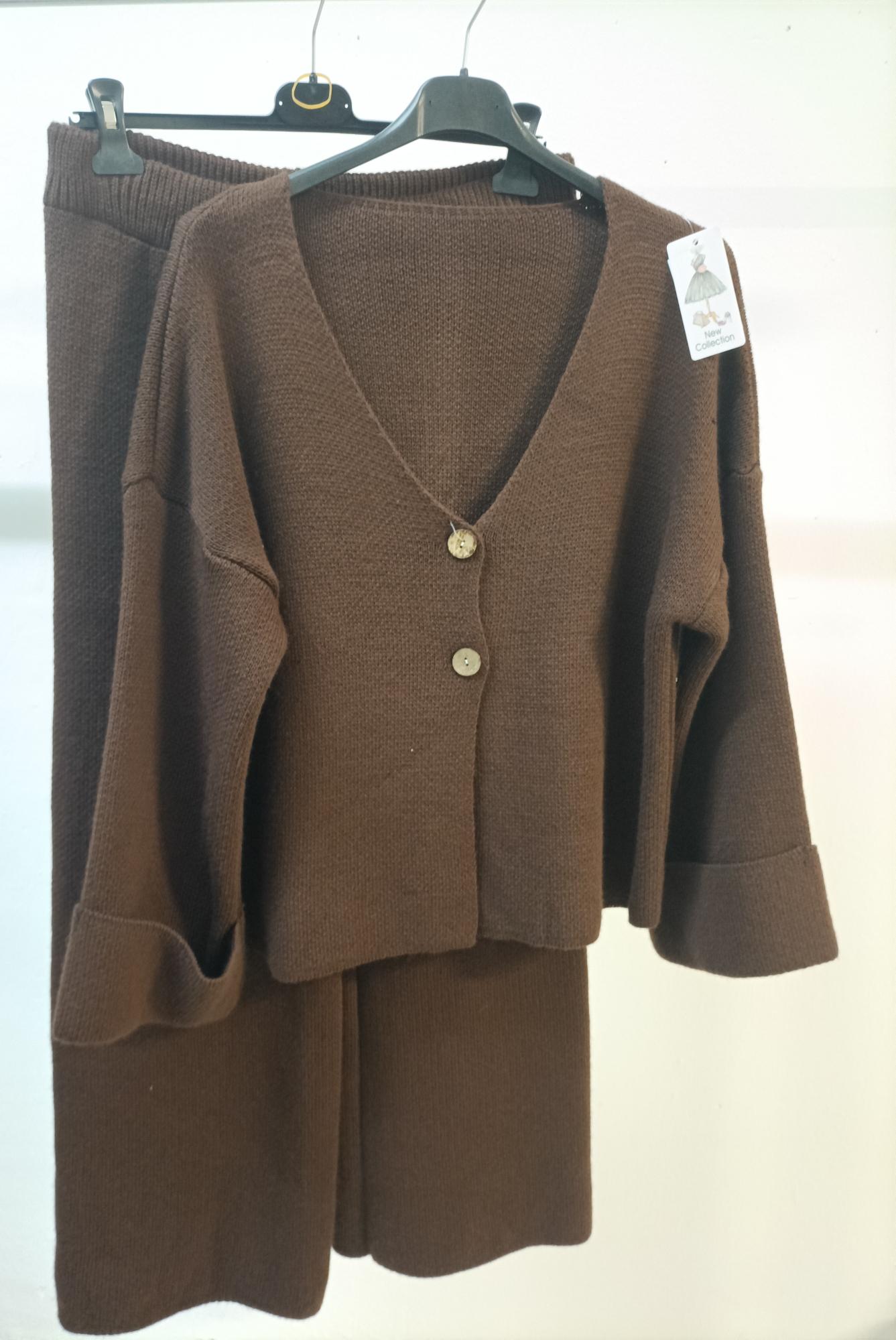 Completo lanetta Cardigan e Pantalone – Morbidezza e Vestibilità Elegante