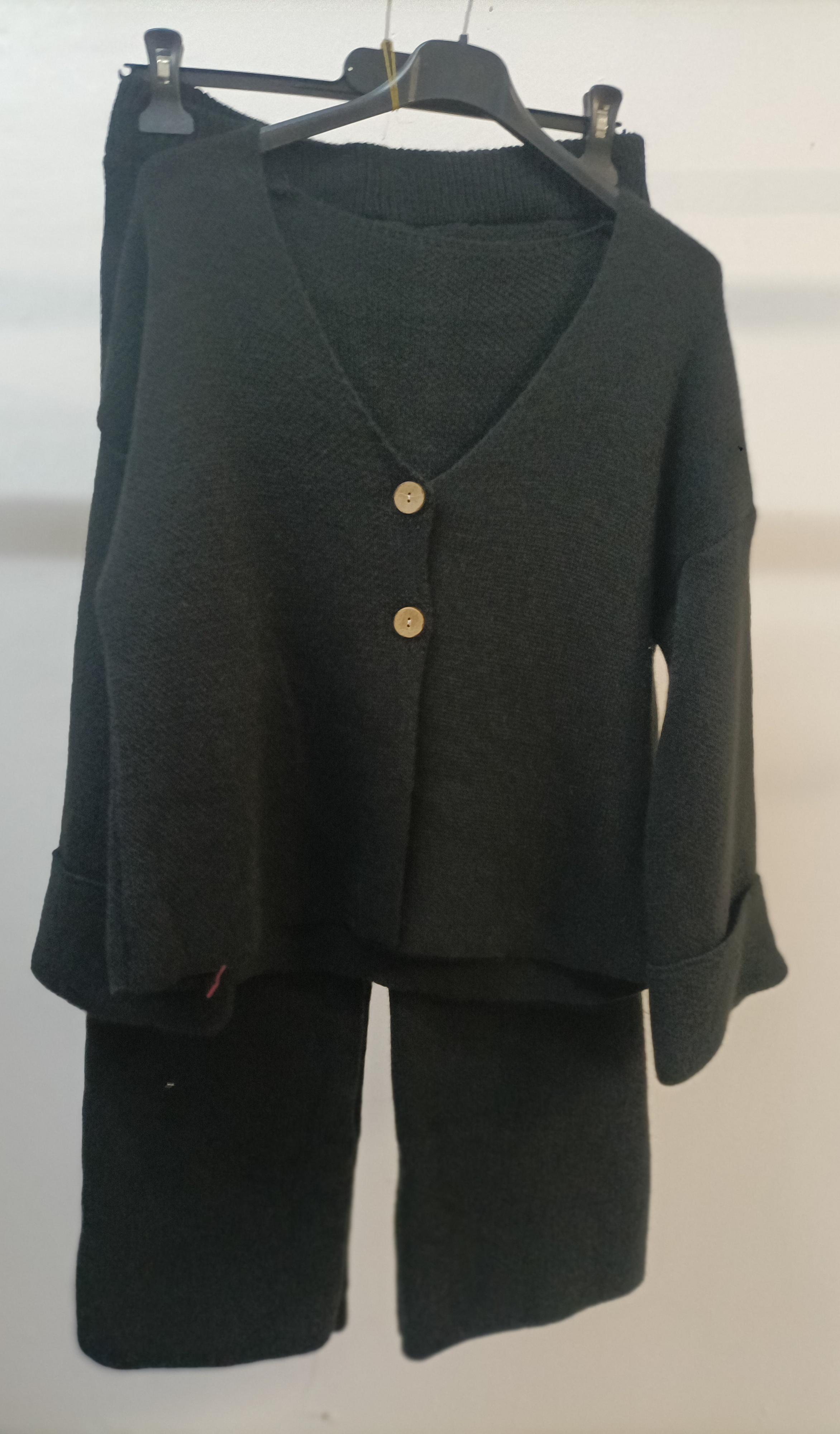 Completo lanetta Cardigan e Pantalone – Morbidezza e Vestibilità Elegante