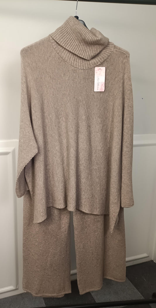 Completo modal collo alto