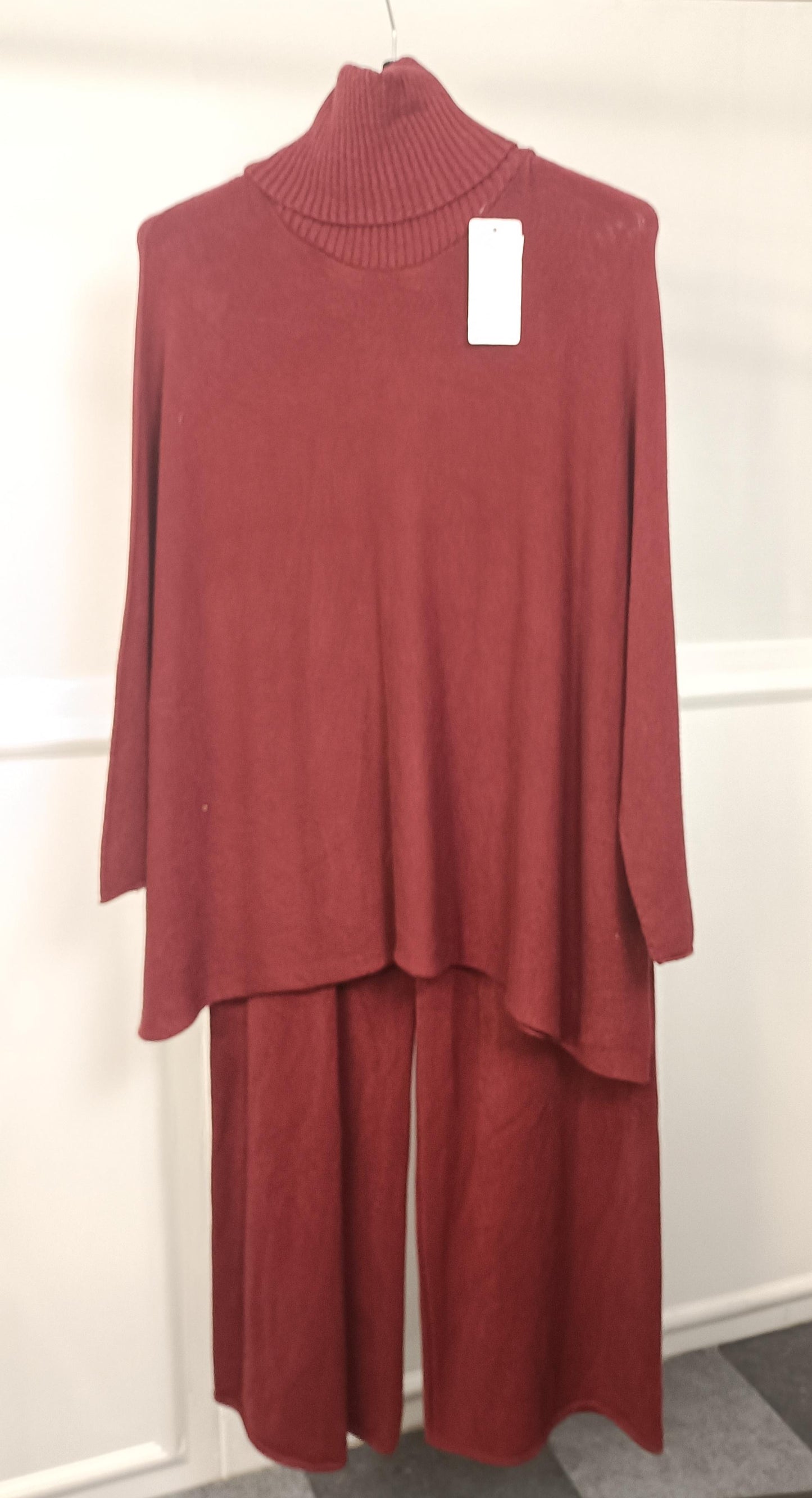 Completo modal collo alto