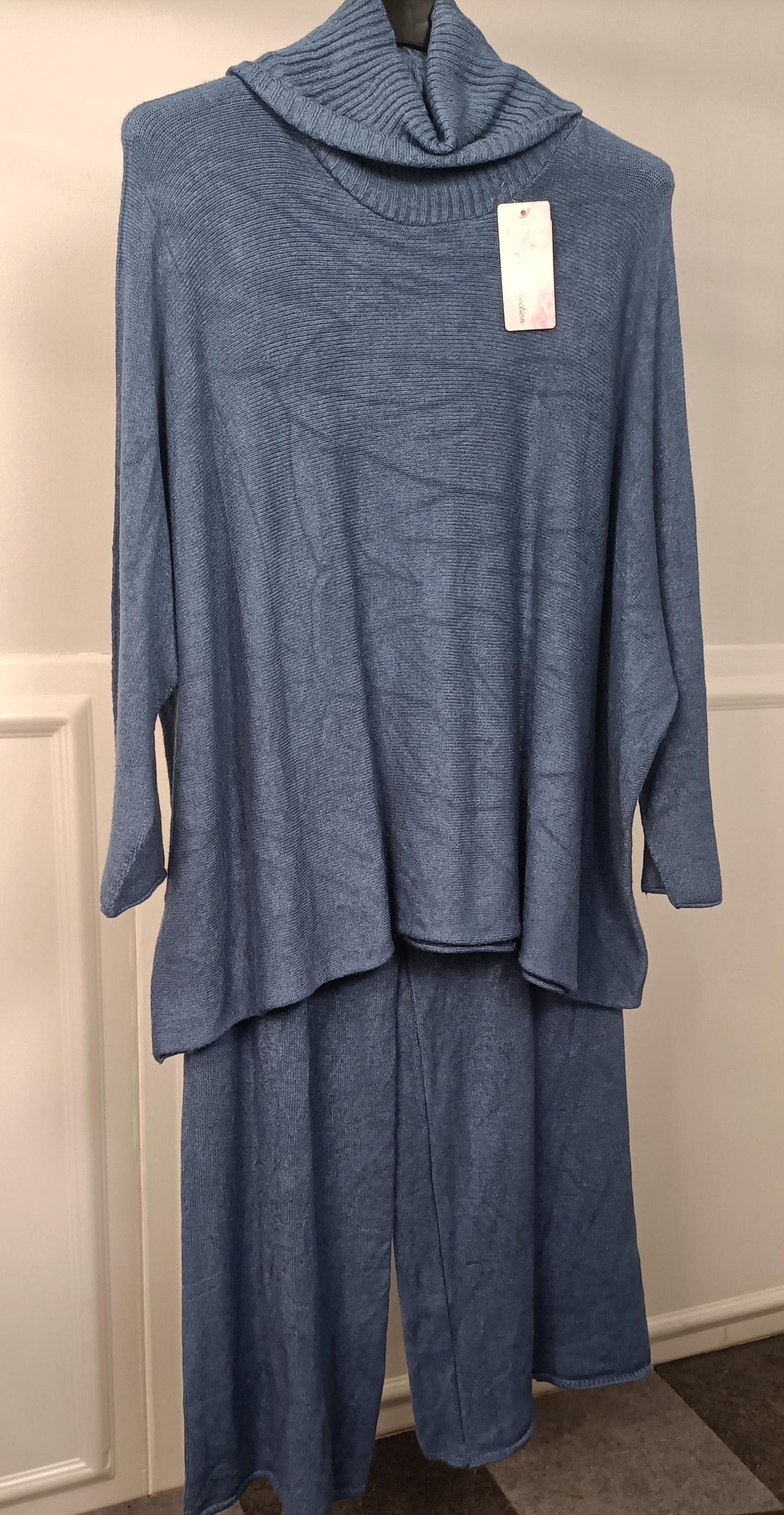 Completo modal collo alto