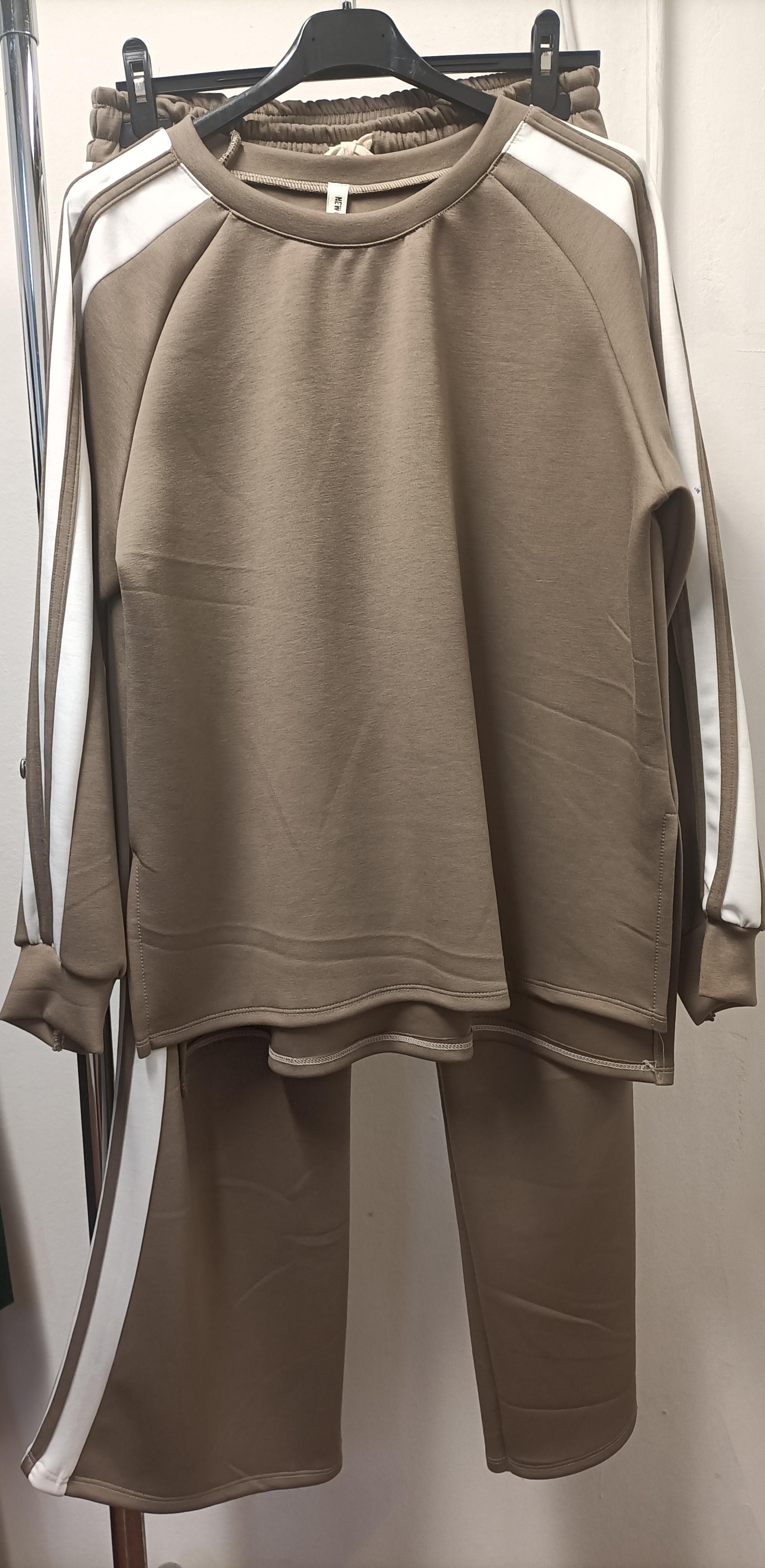 Tuta Casacca e Pantalone con Righe Laterali