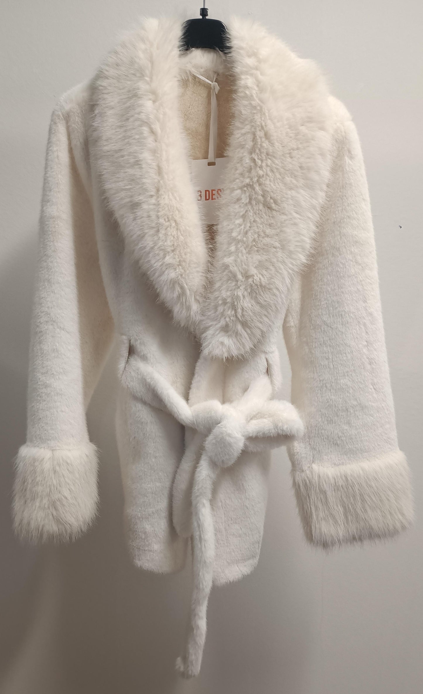 Ecopelliccia cinta in pelliccia