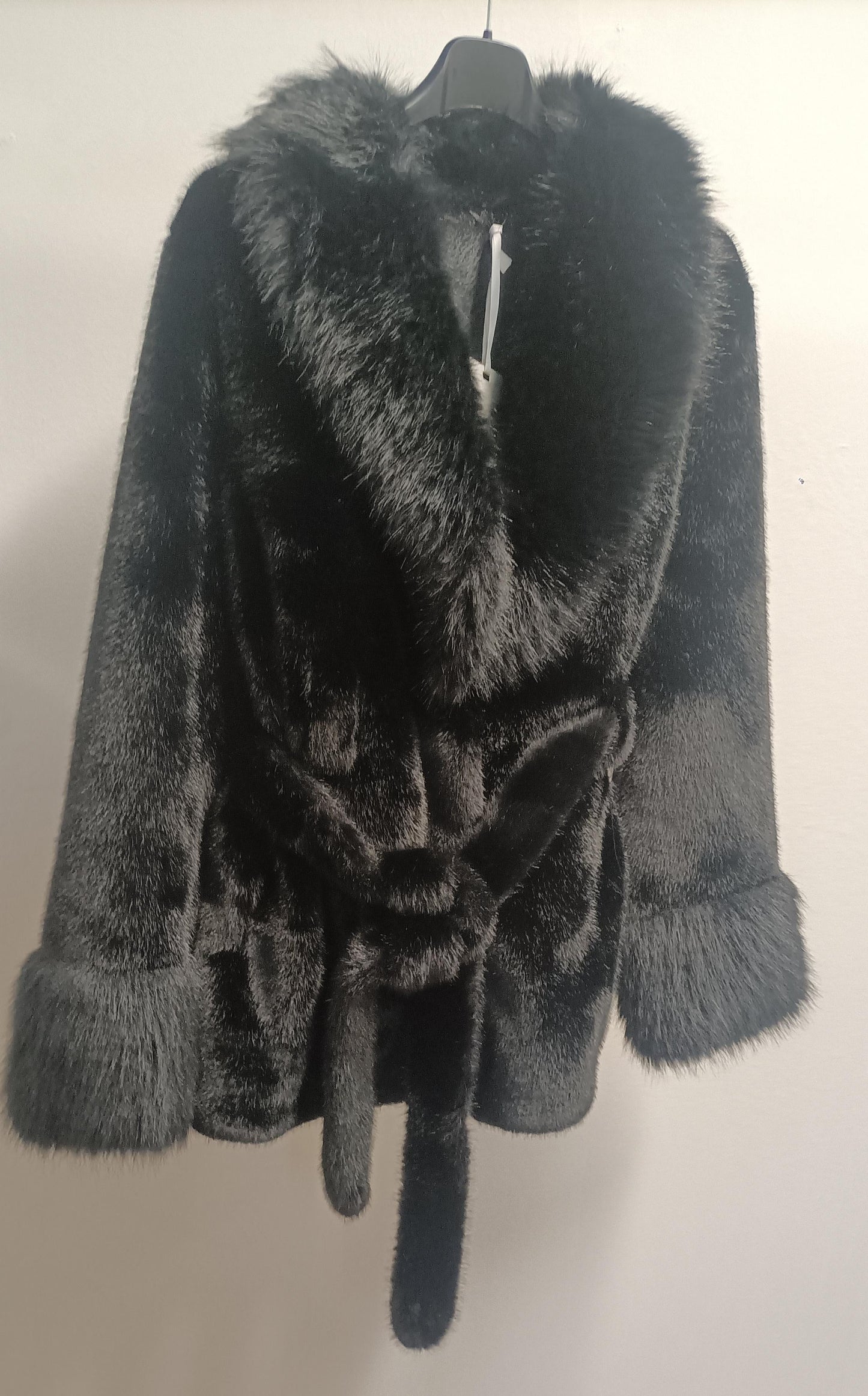 Ecopelliccia cinta in pelliccia