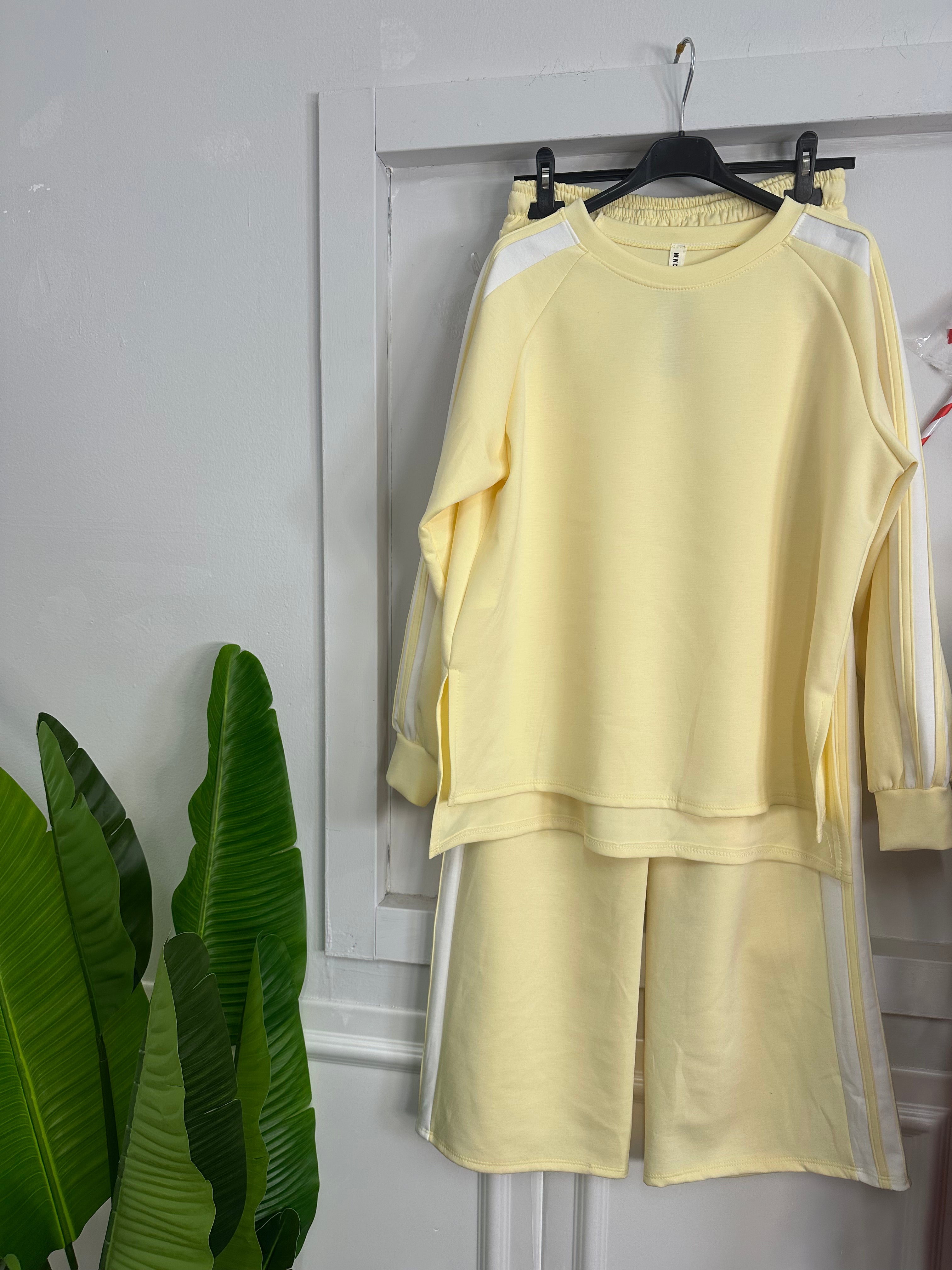 Tuta Casacca e Pantalone con Righe Laterali