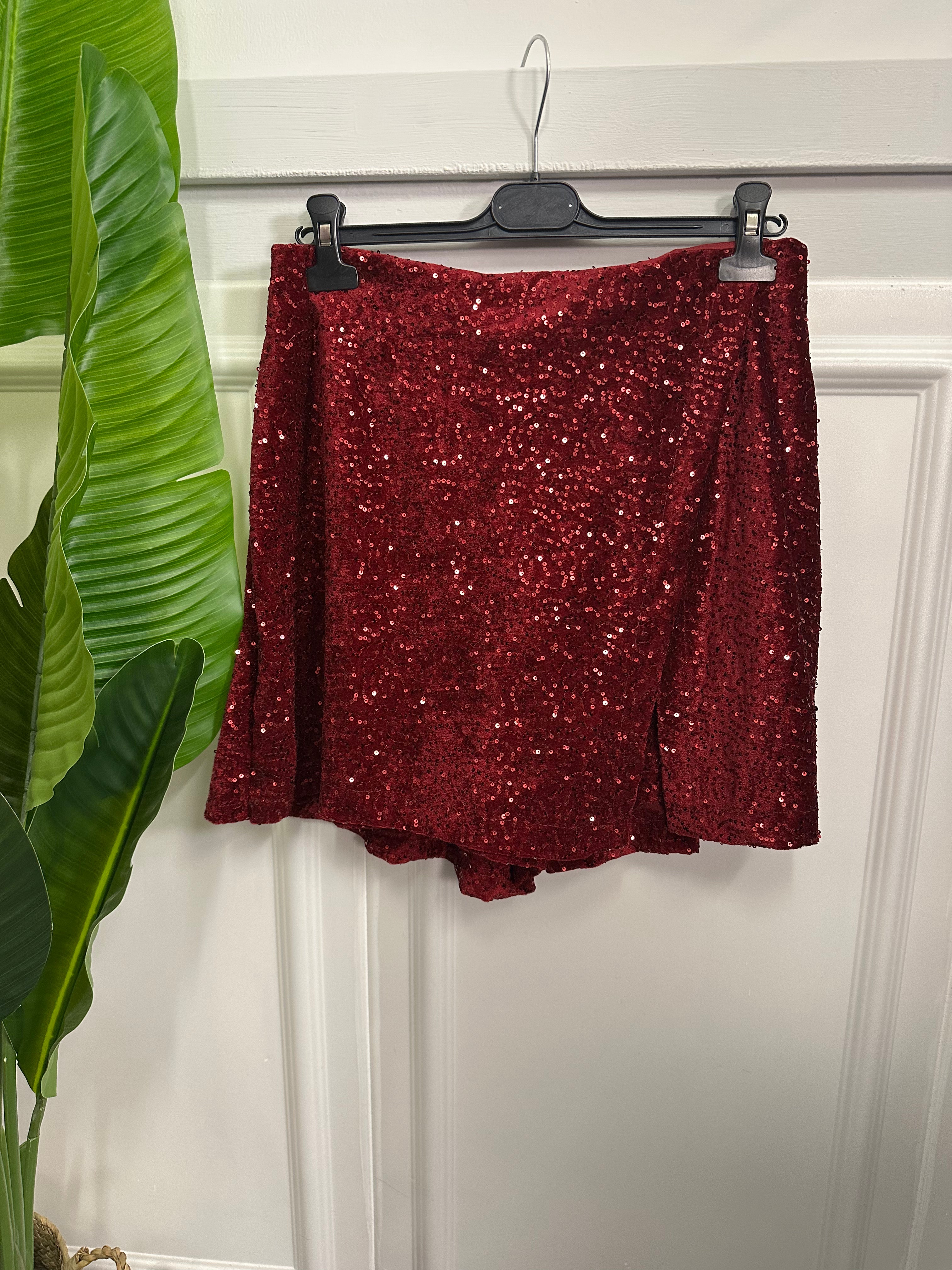Chic & Scintillante: Pantagonna in Paillettes Lusso! L'Eleganza della Gonna con la Comodità dei Pantaloni