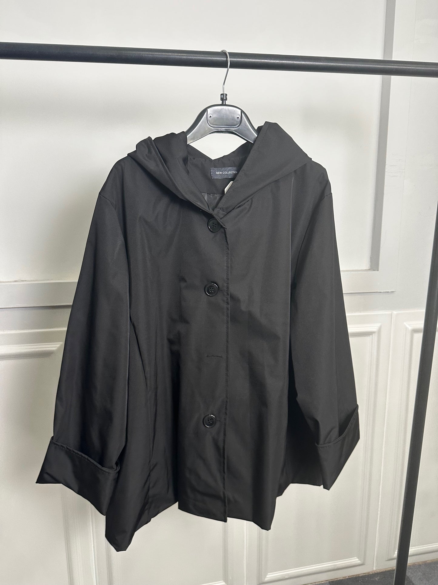 Trench con cappuccio