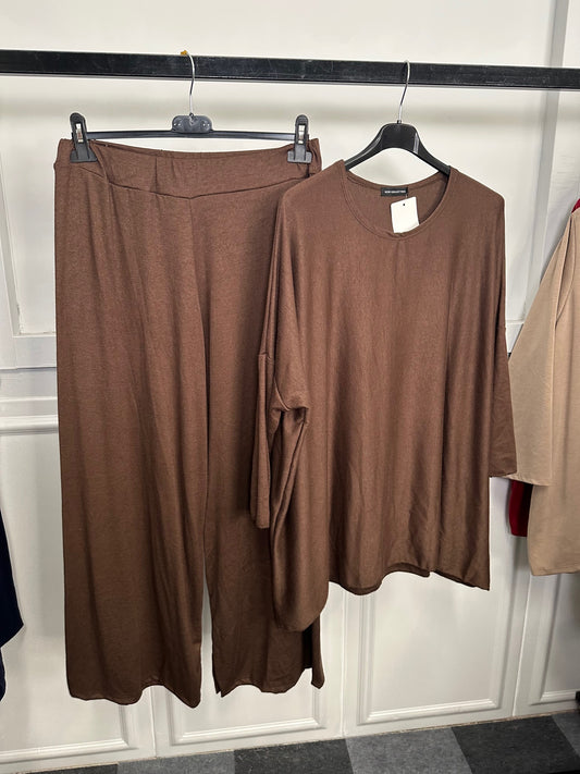 Completo in modal curvy