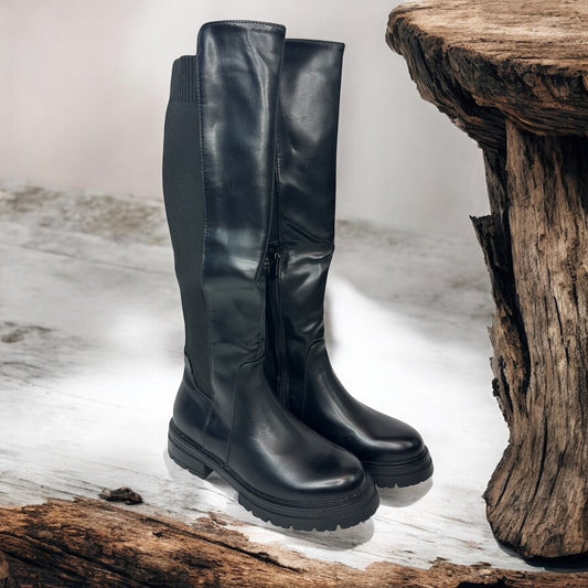 Stivali alti al ginocchio modello SkyLeg™