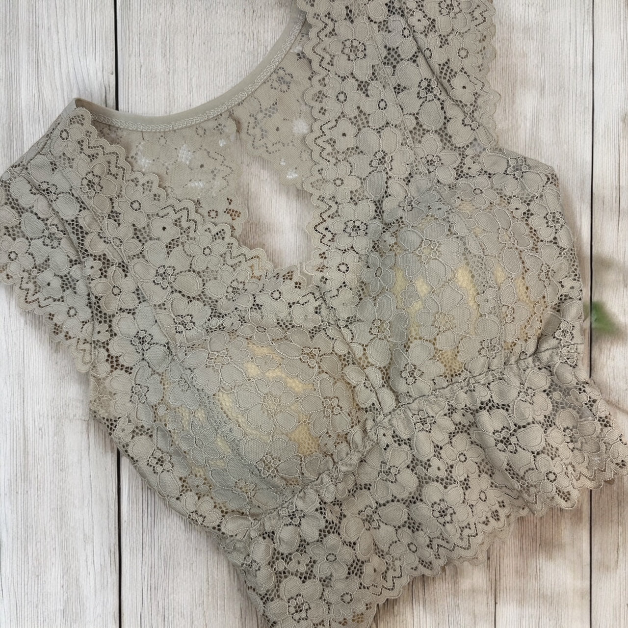 Top in pizzo modello LaceMuse™