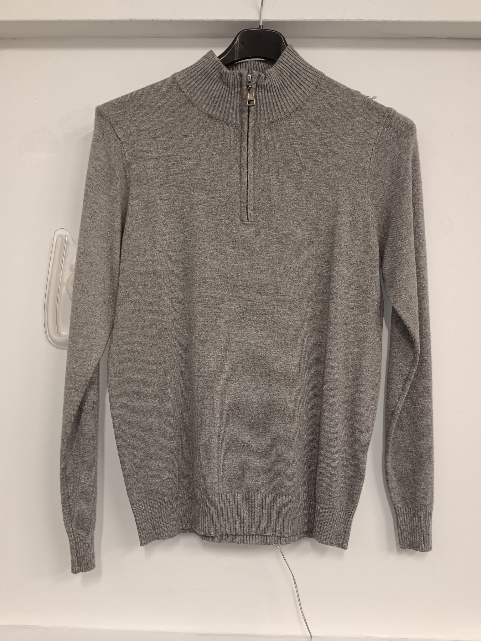 Felpa in modal tinta unita con collo lupetto e zip 1/4