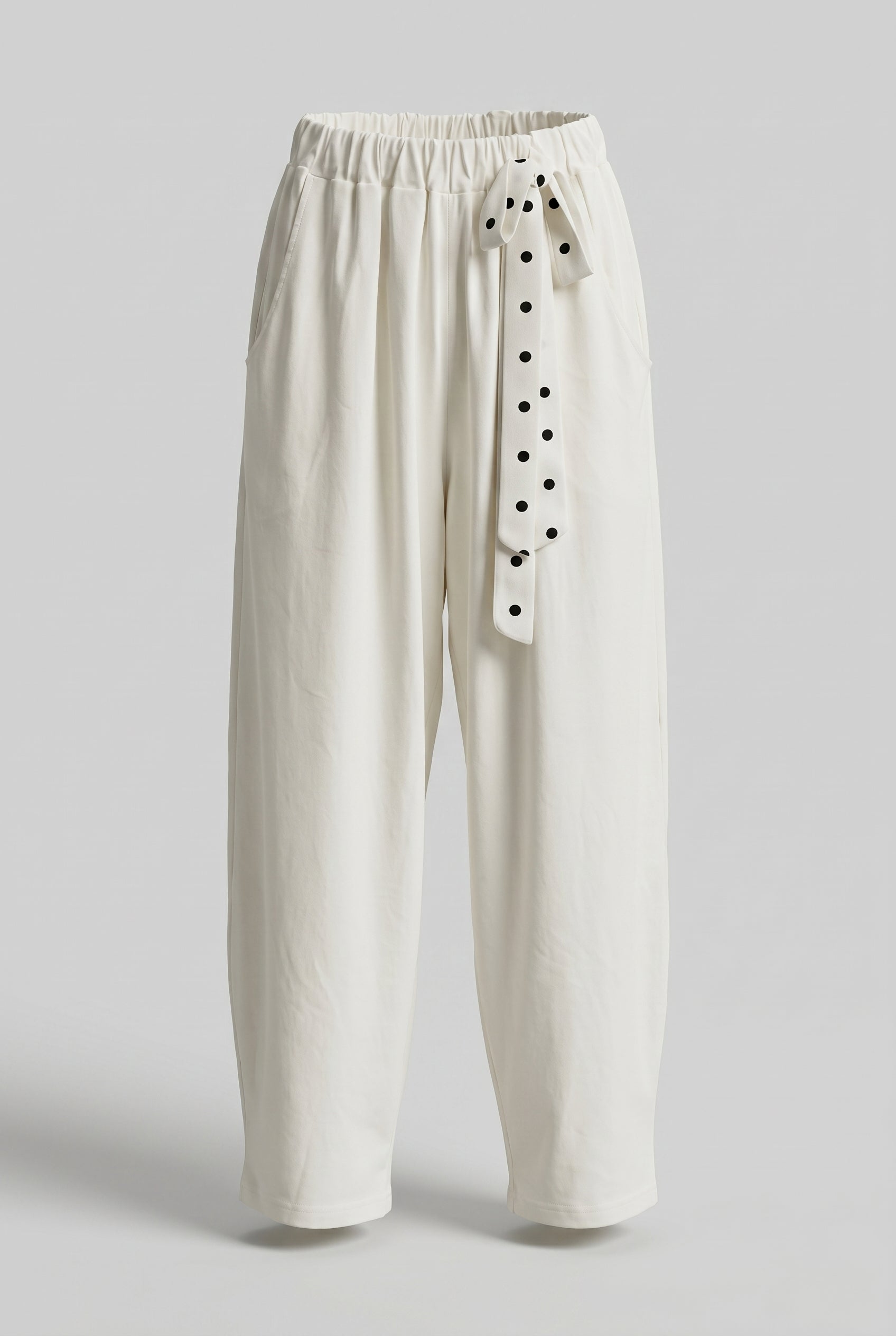 Pantalone Baloon Voluminoso con Tocco di Stile