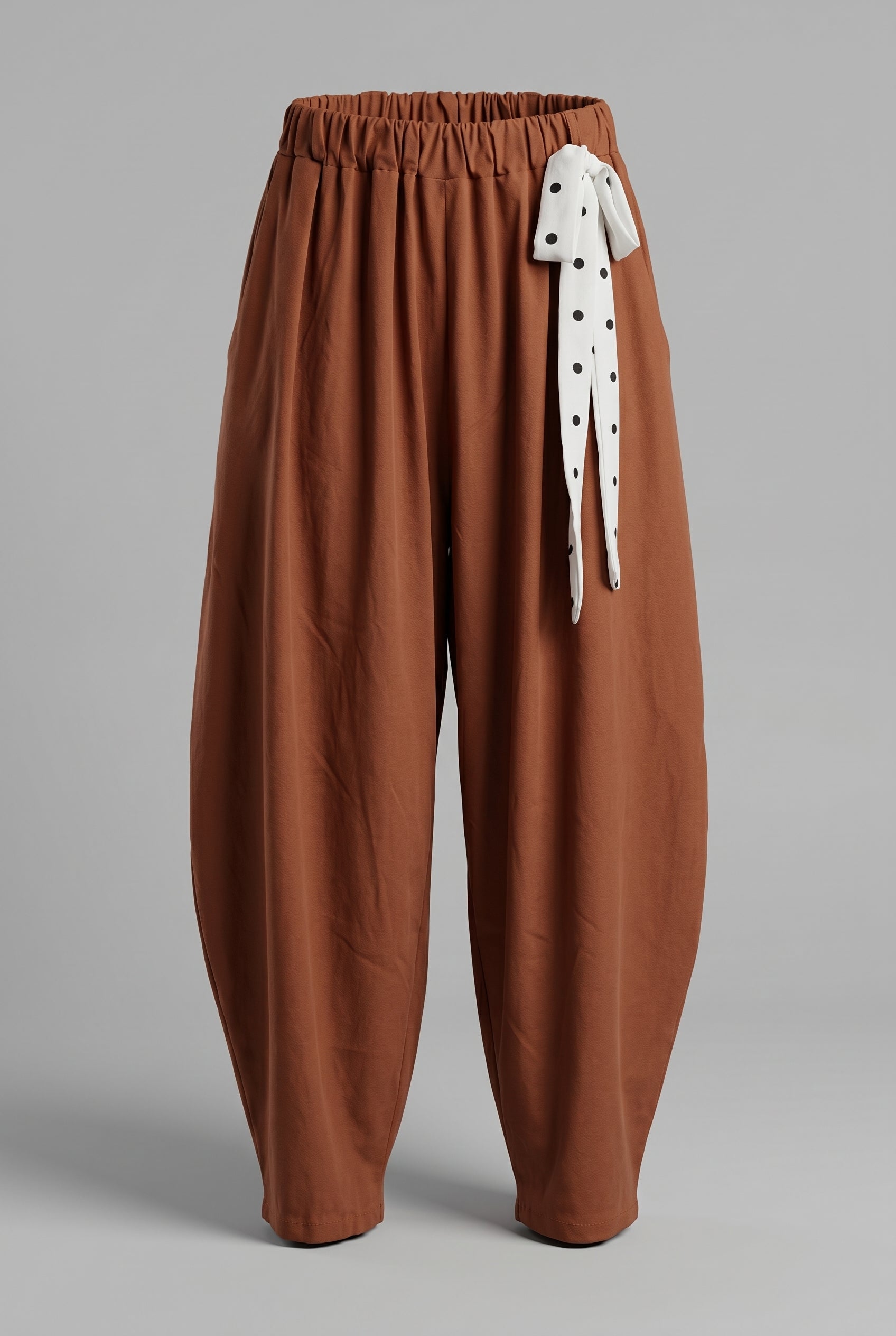 Pantalone Baloon Voluminoso con Tocco di Stile