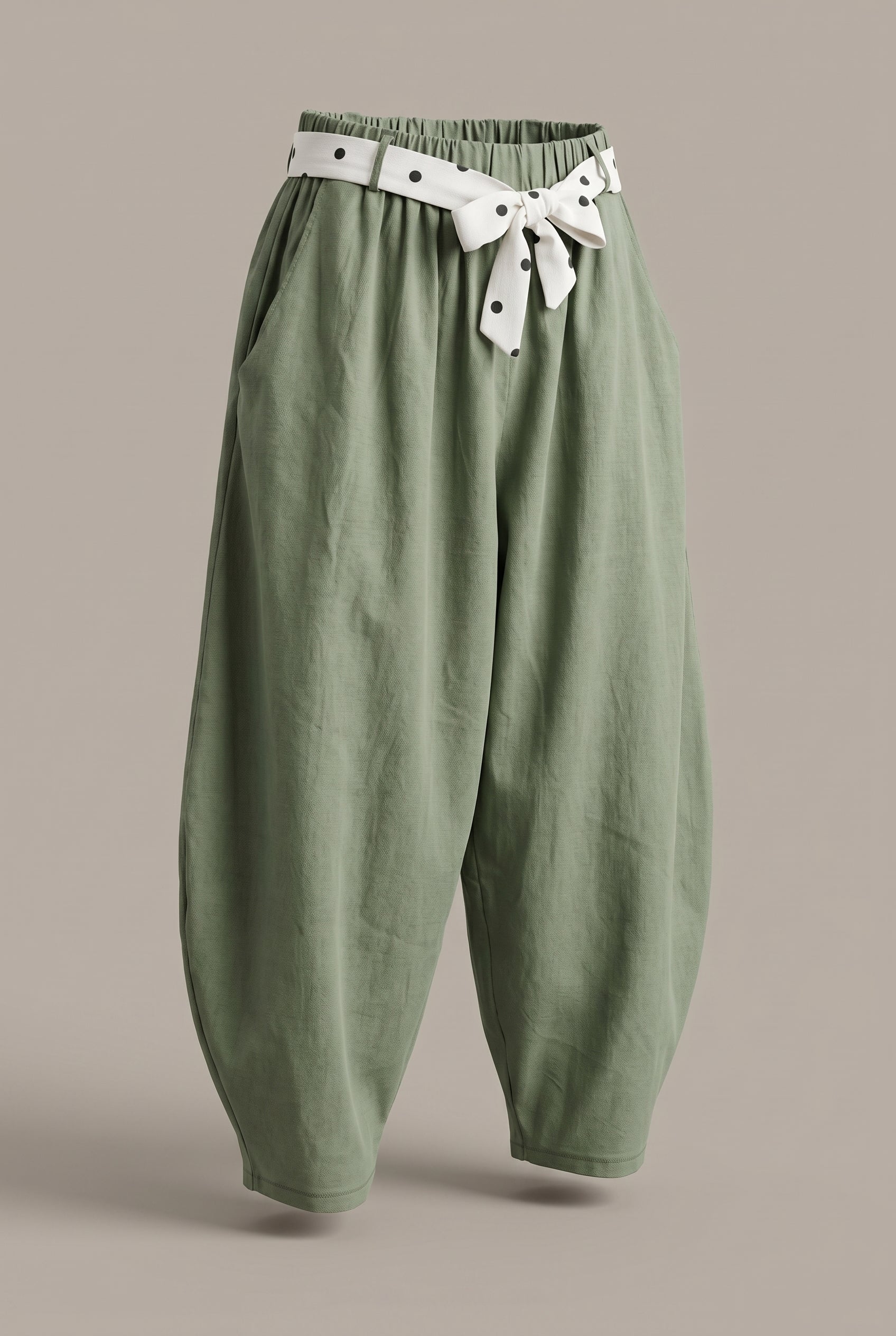 Pantalone Baloon Voluminoso con Tocco di Stile