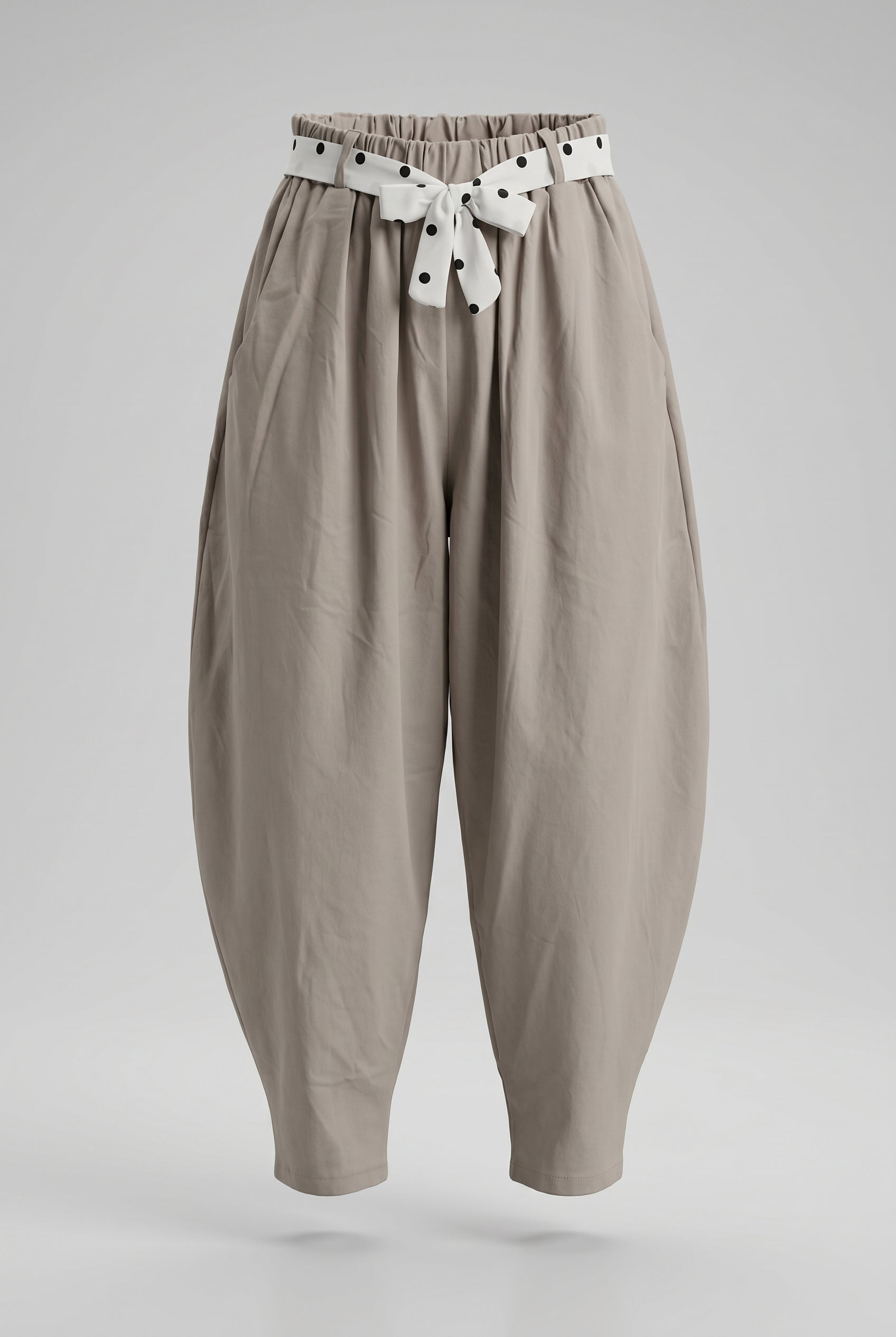 Pantalone Baloon Voluminoso con Tocco di Stile