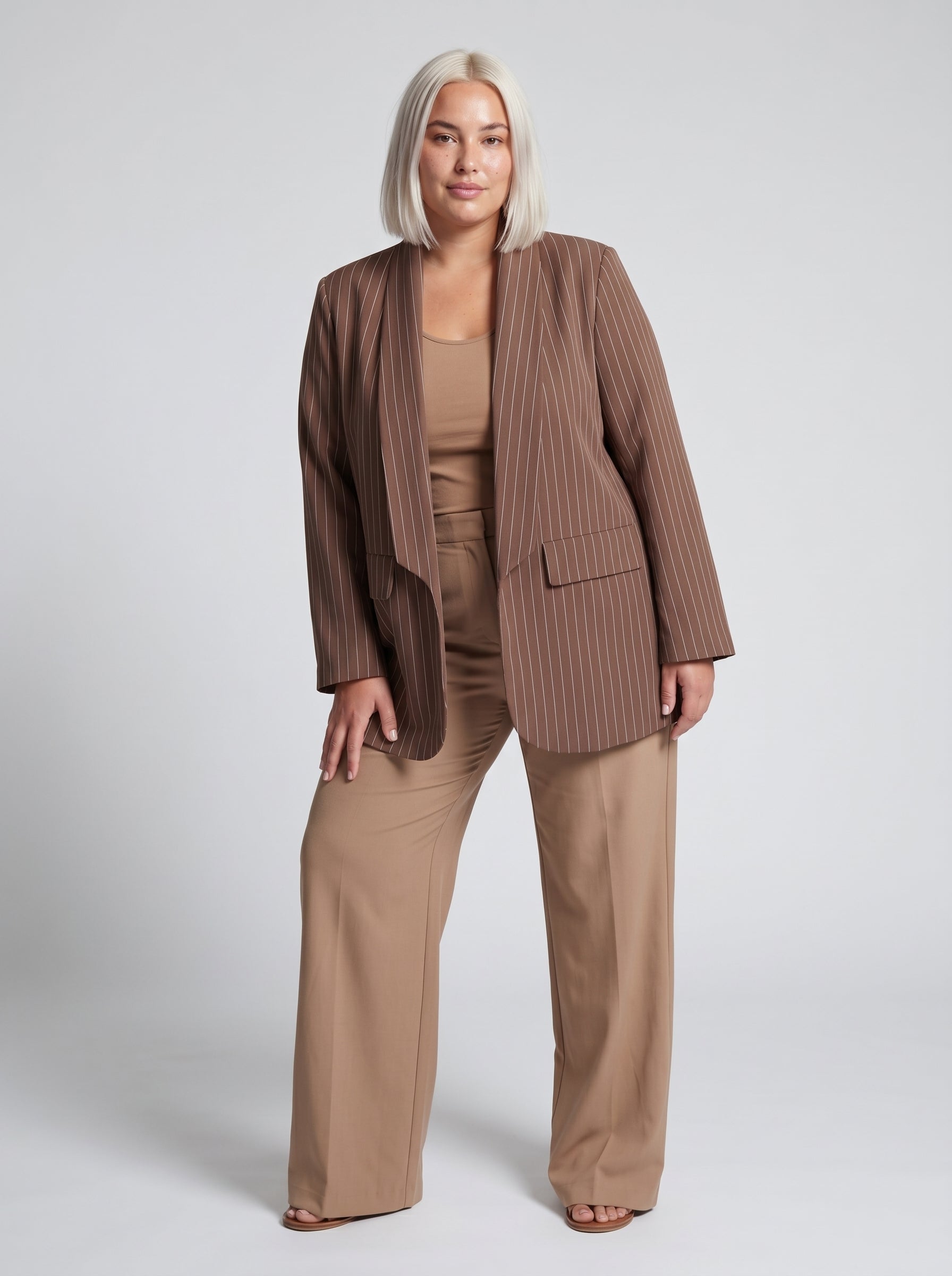 Giacca gessata marrone curvy