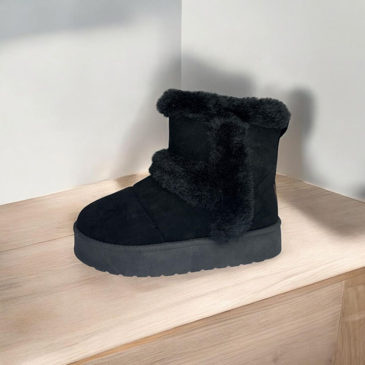 Stivaletto scamosciato con pelliccia e suola in gomma ❄️ FurStep™