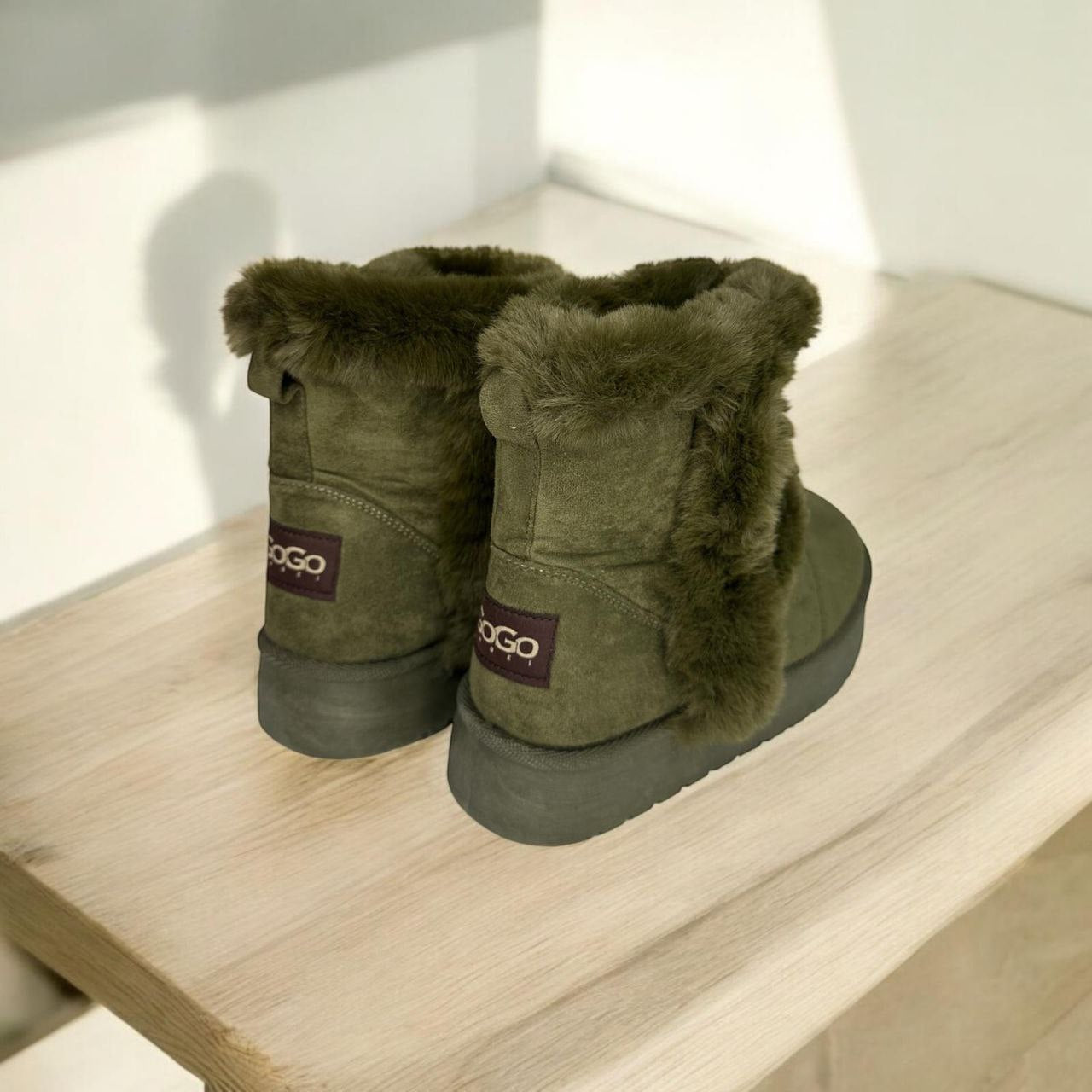 Stivaletto scamosciato con pelliccia e suola in gomma ❄️ FurStep™