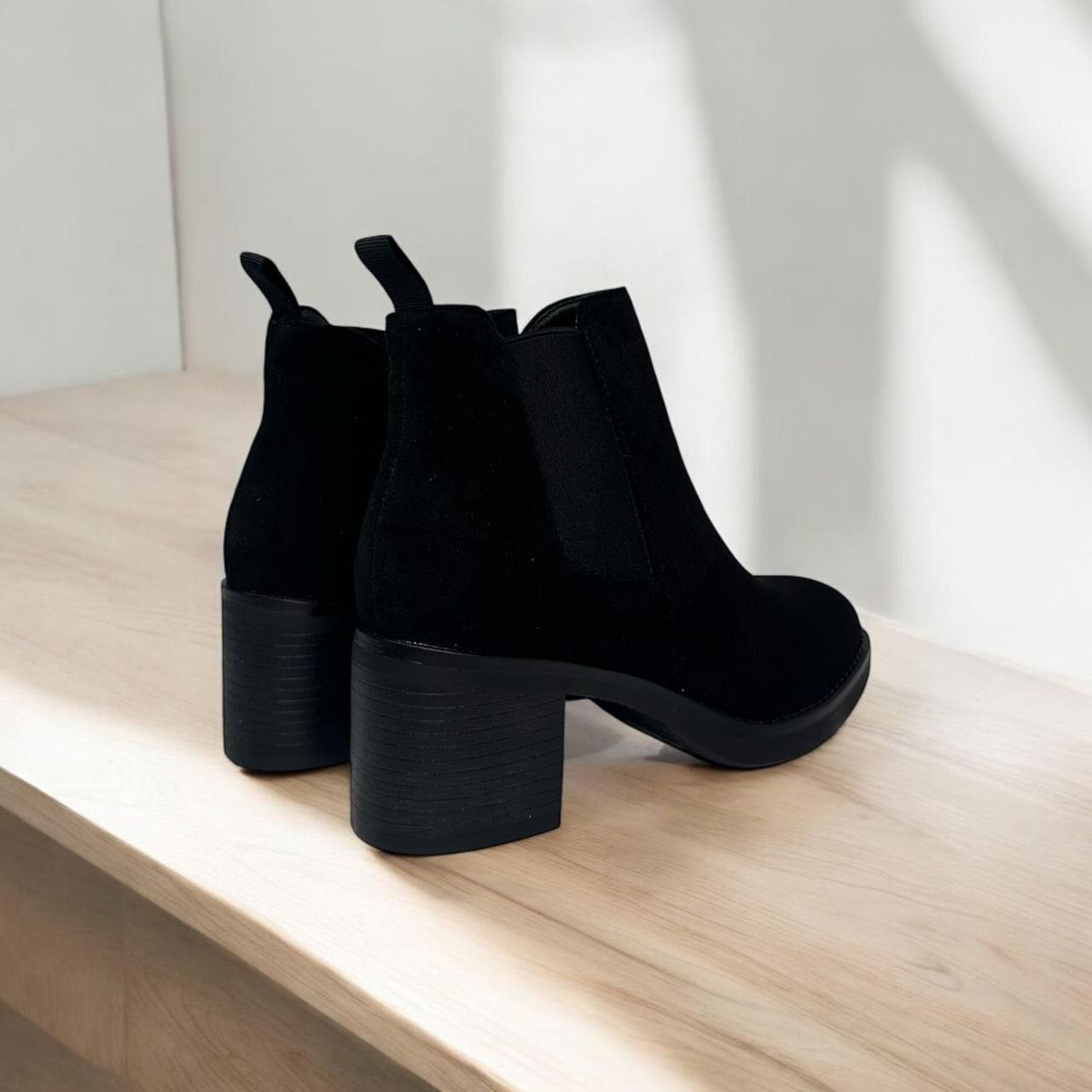 Stivaletto tacco squadrato con elastico laterale e zip SquareEase™