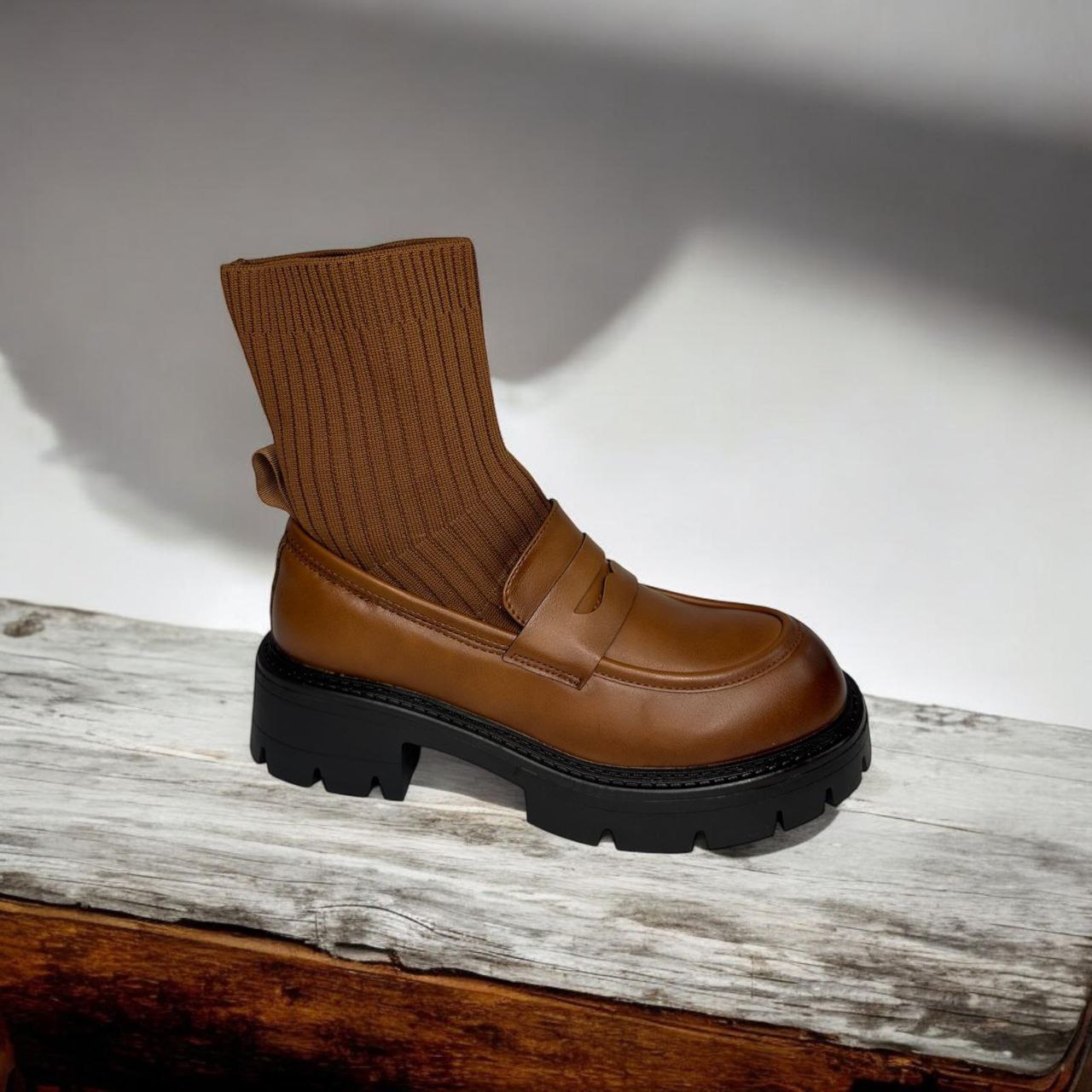 Mocassino suola in gomma con simil calza elasticizzata alla caviglia SockLoafer™