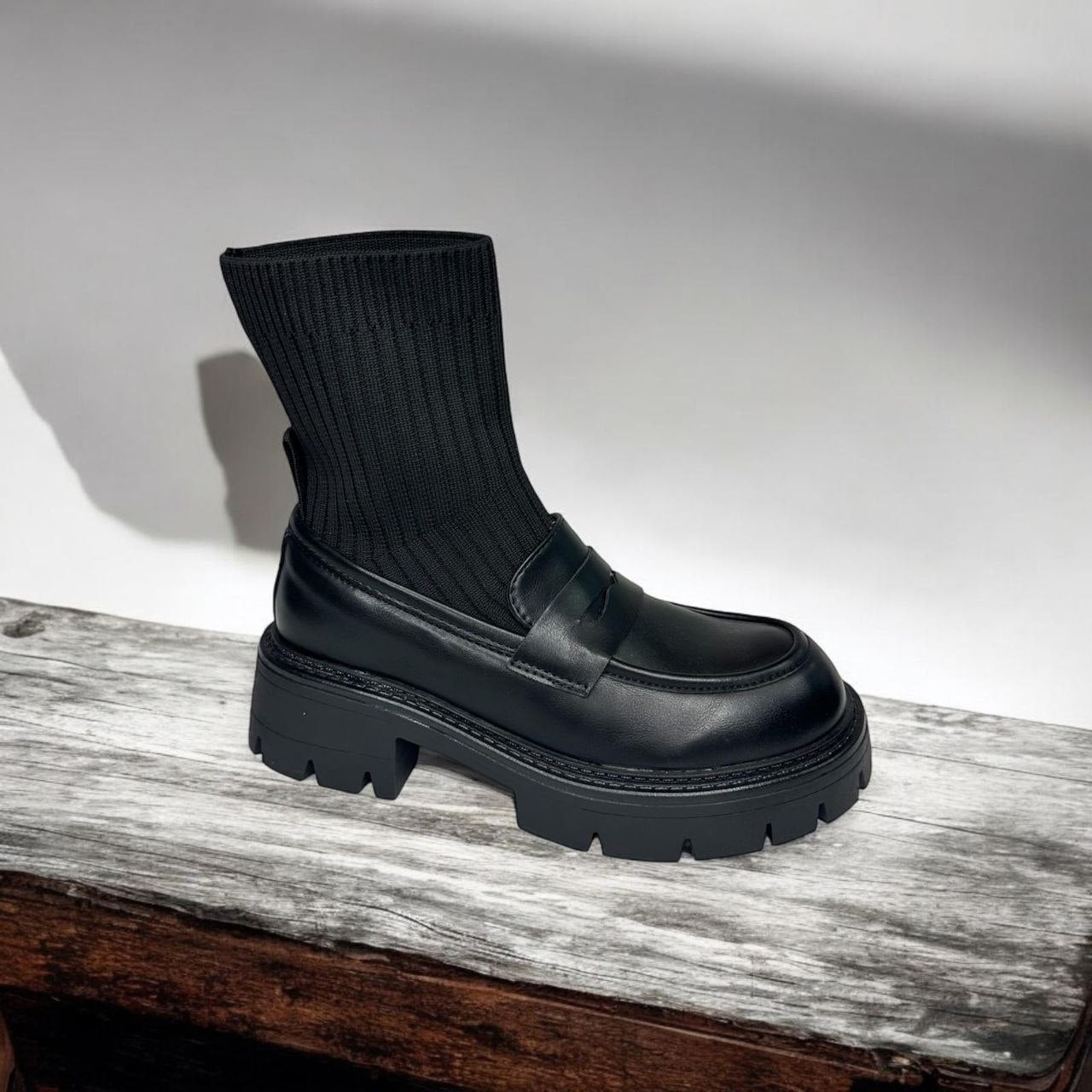 Mocassino suola in gomma con simil calza elasticizzata alla caviglia SockLoafer™